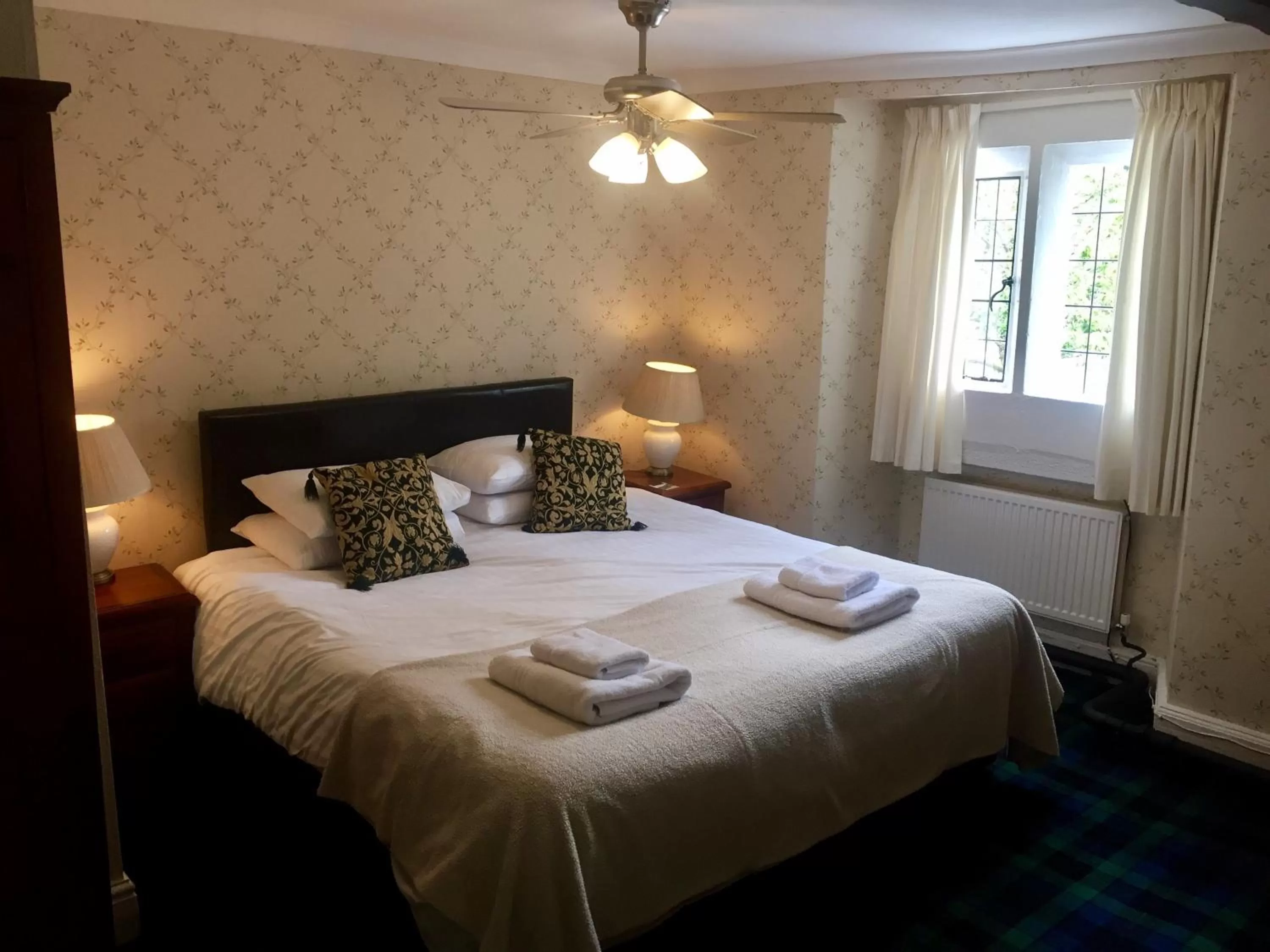 Photo of the whole room, Bed in Old Court Hotel & Apartments