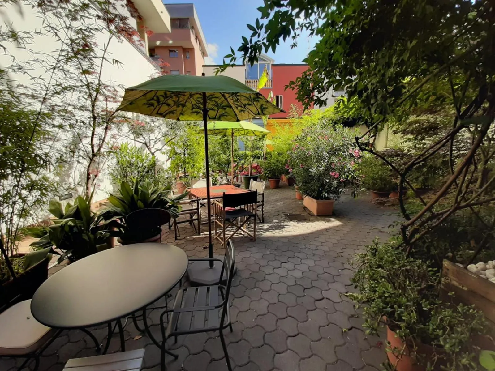 Garden in Il Girasole High Quality Inn