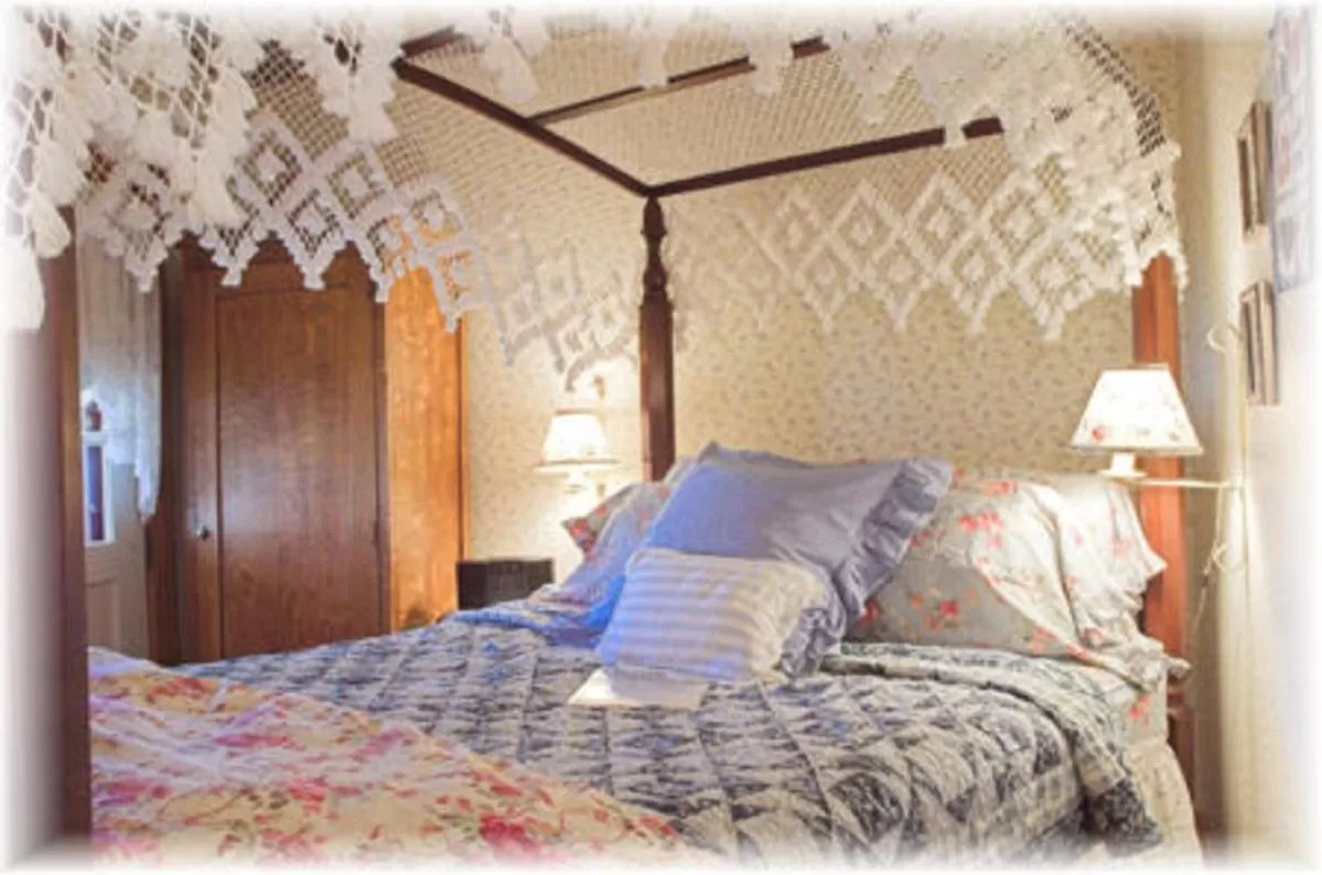 Bed in White Lace Inn