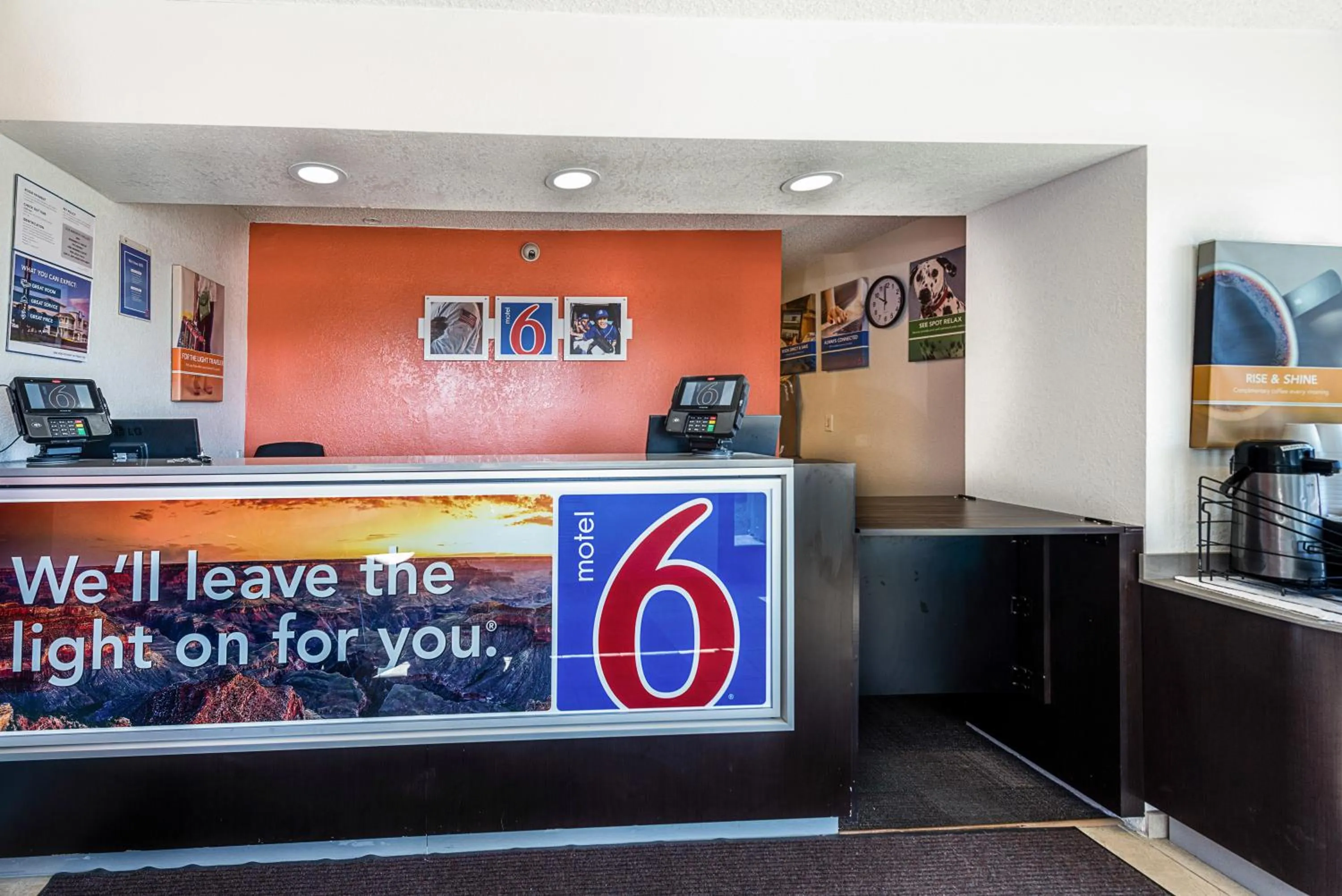 Lobby or reception in Motel 6-Sparks, NV - Airport - Sparks