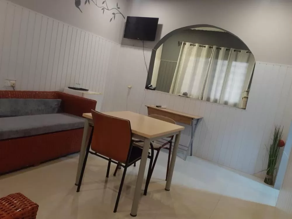 Dining Area in Hans Cottage Botel