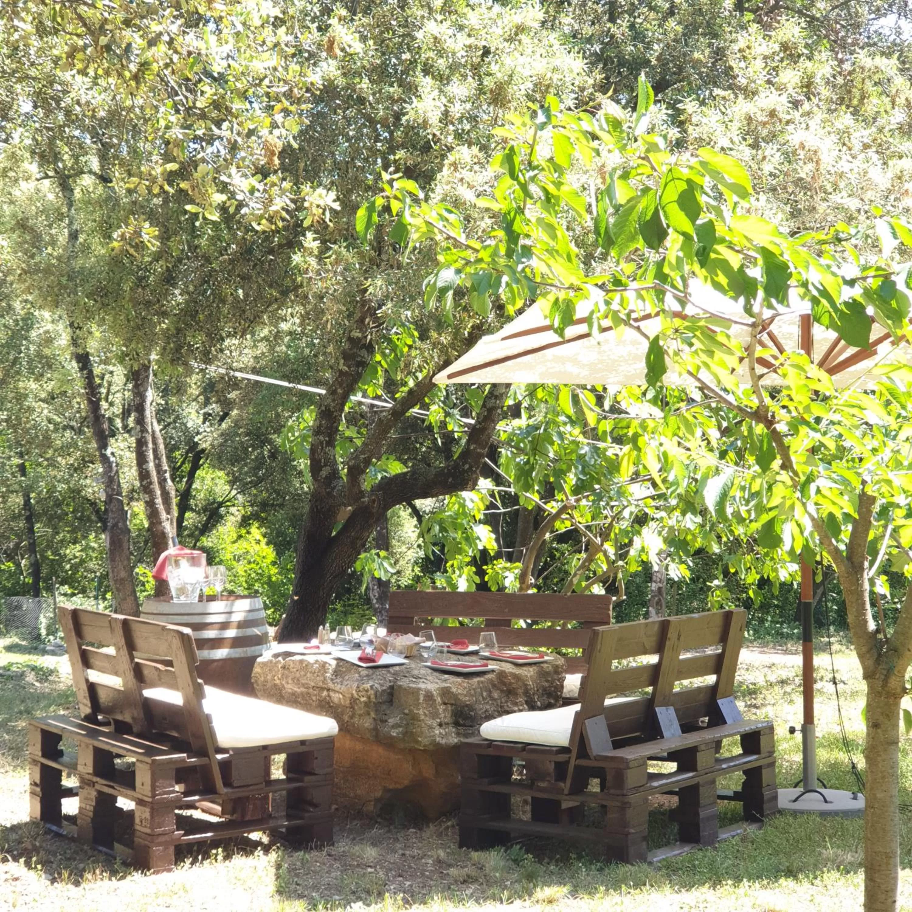 Garden in Domaine du Lac - Teritoria
