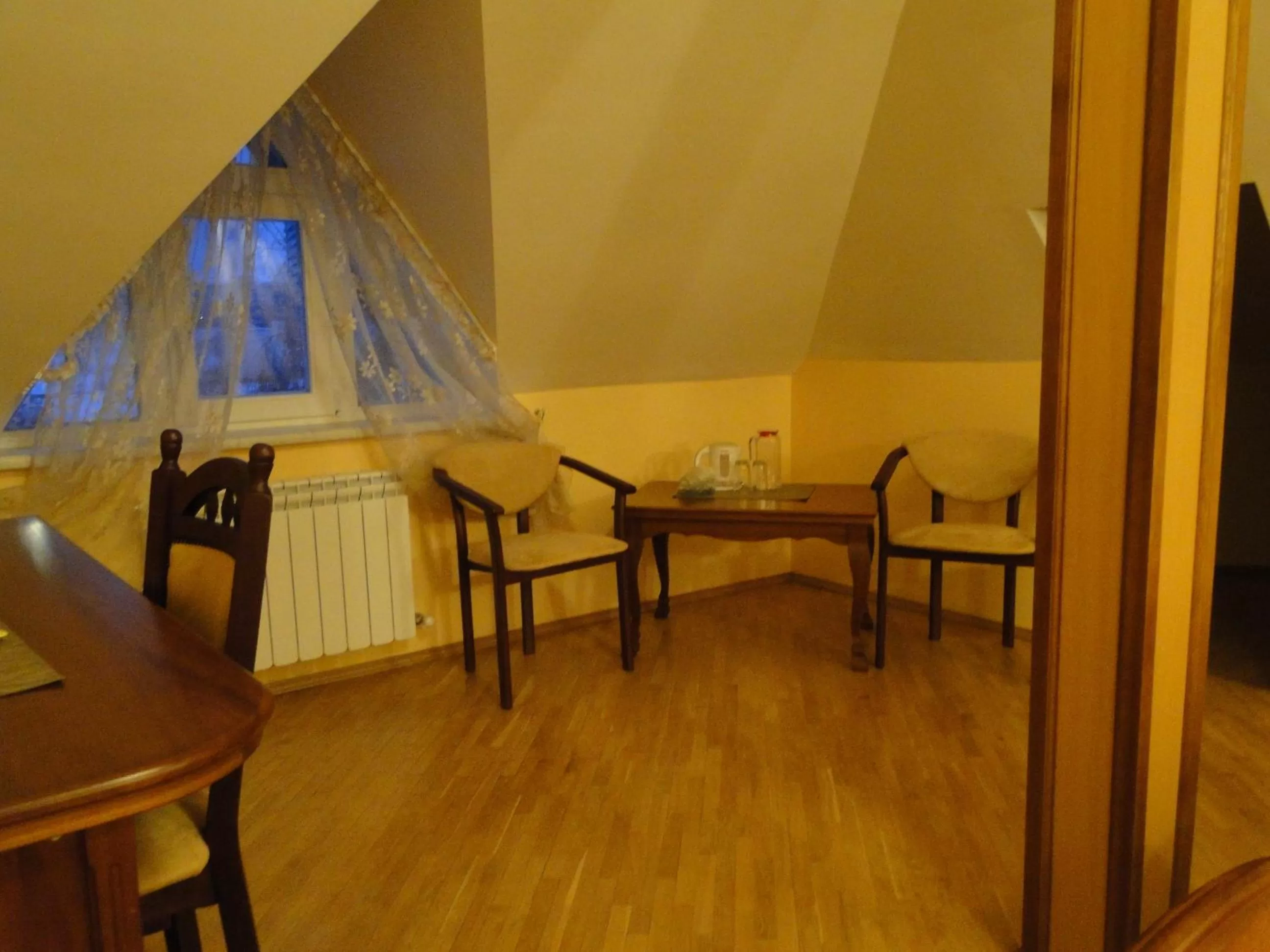 Decorative detail, Seating Area in Red Stone