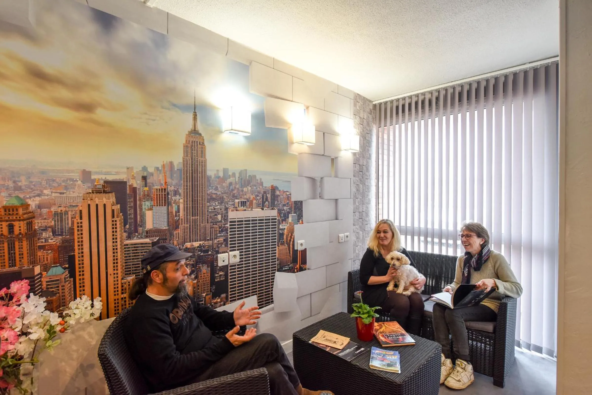 People in The Originals Access, Hotel Thouars