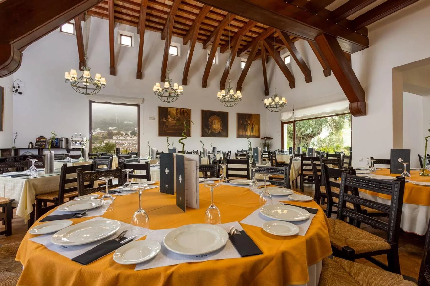 Restaurant/places to eat in Hotel Tugasa Las Truchas