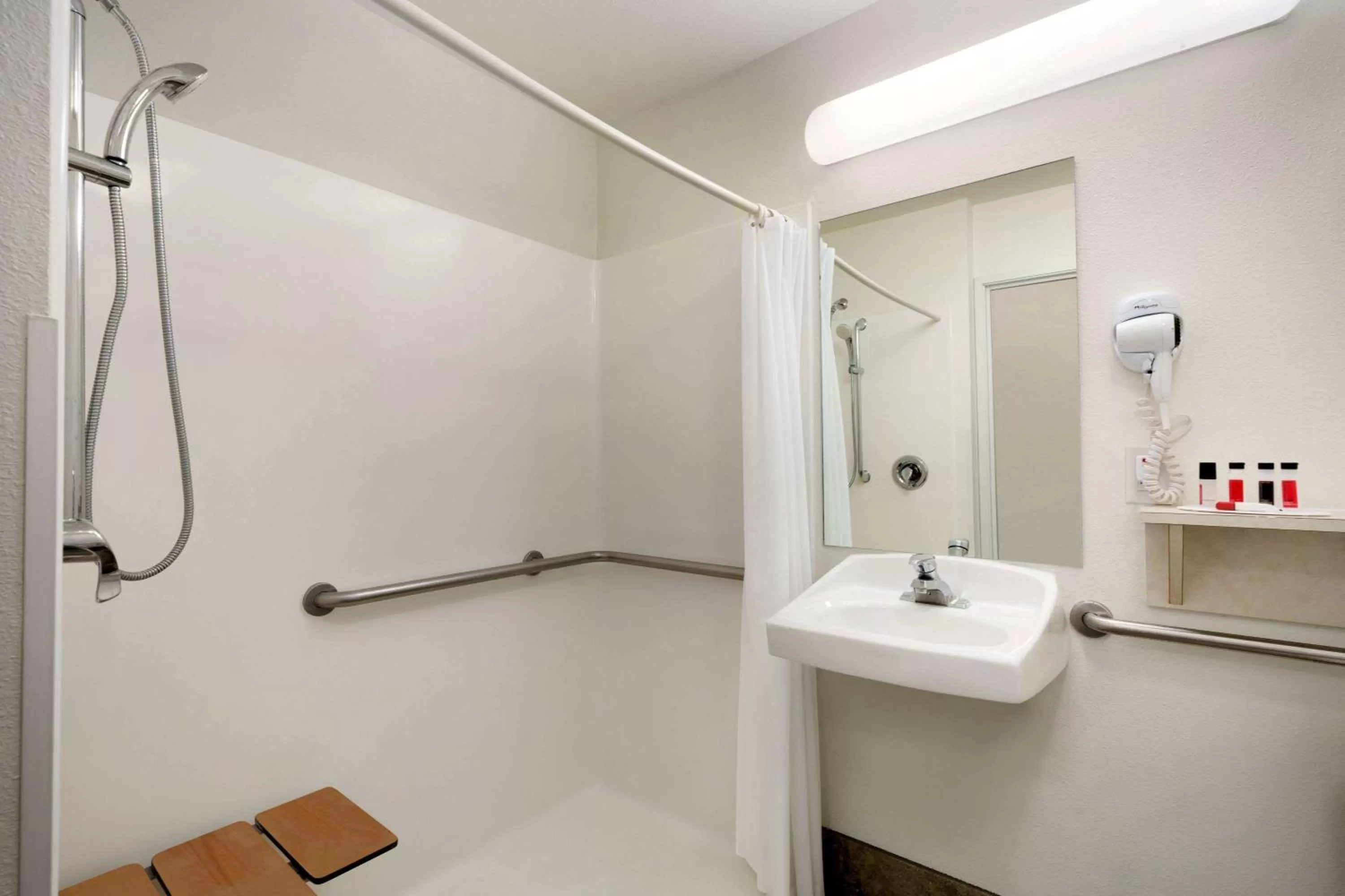 Bathroom in Travelodge by Wyndham Yampa