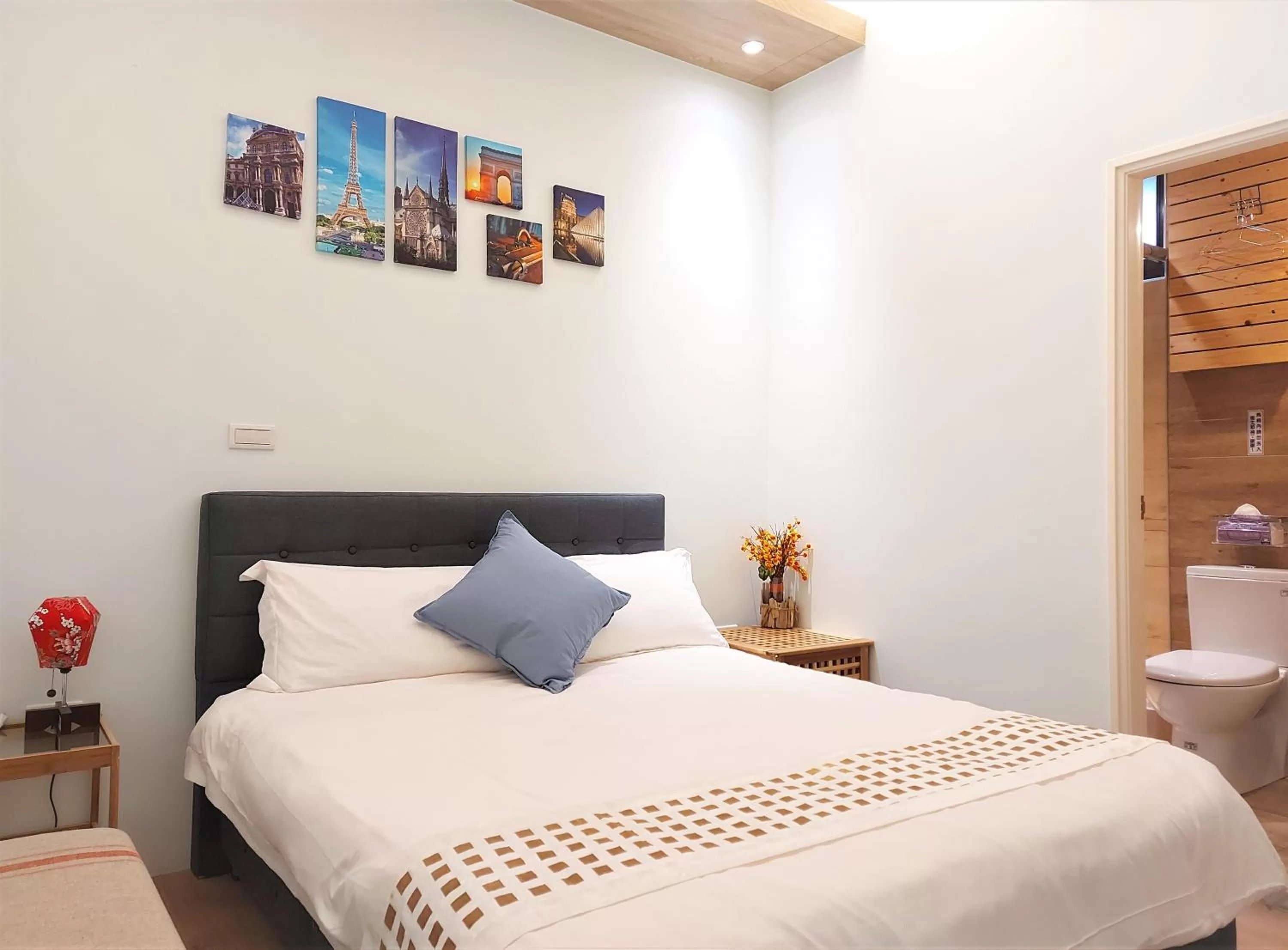 Photo of the whole room, Bed in Dosun B&B