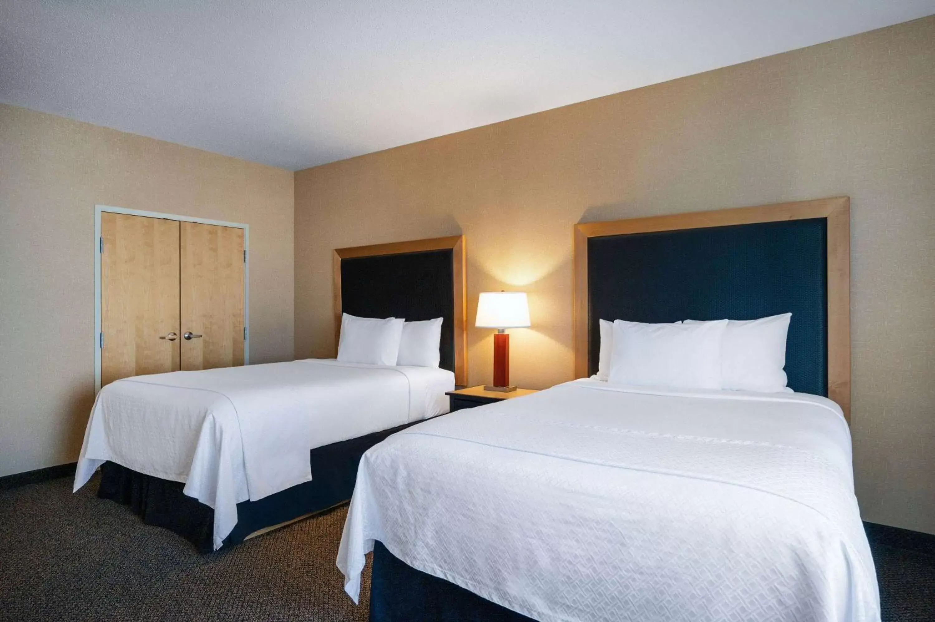 Queen Room with Two Queen Beds and Roll-In Shower - Mobility/Hearing Accessible - Non-Smoking in Wyndham Noblesville Queen Room with Two Queen Beds and Roll-In Shower - Mobility/Hearing Accessible - Non-Smoking in Wyndham Noblesville