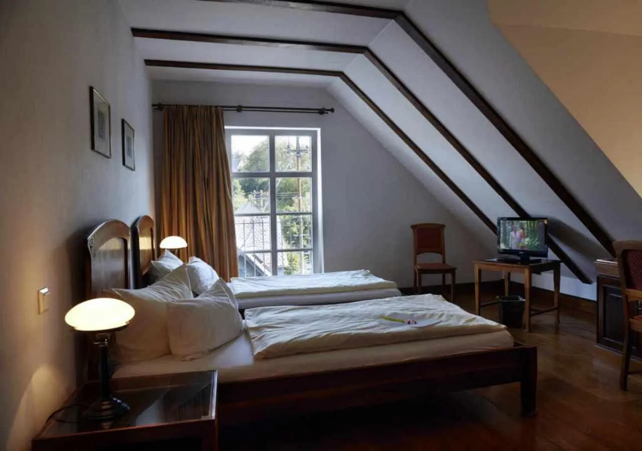 Bedroom, Bed in Hotel Snorrenburg GmbH