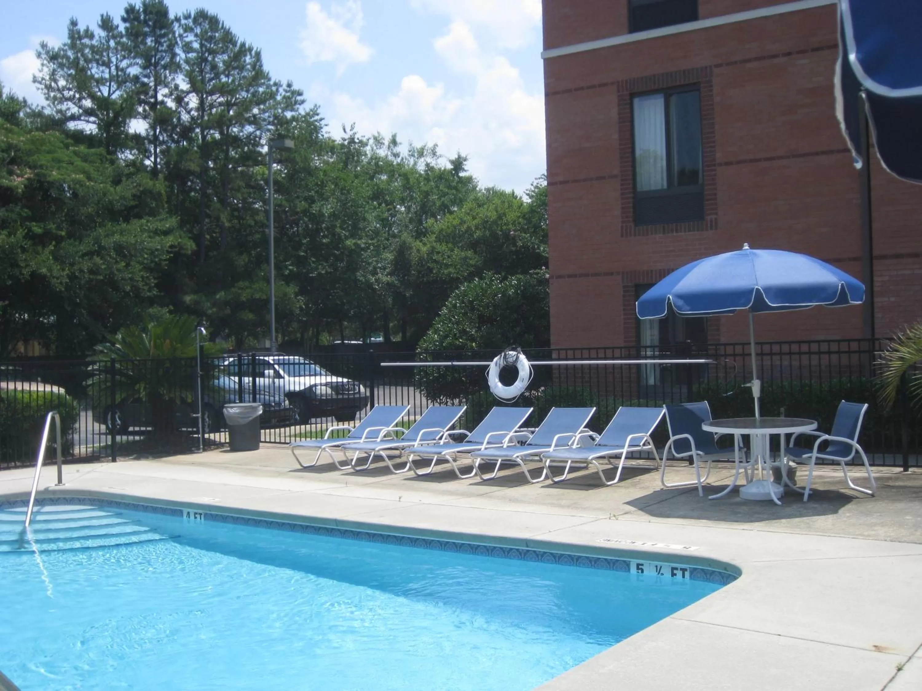 Swimming pool in Extended Stay America Suites - Tallahassee - Killearn