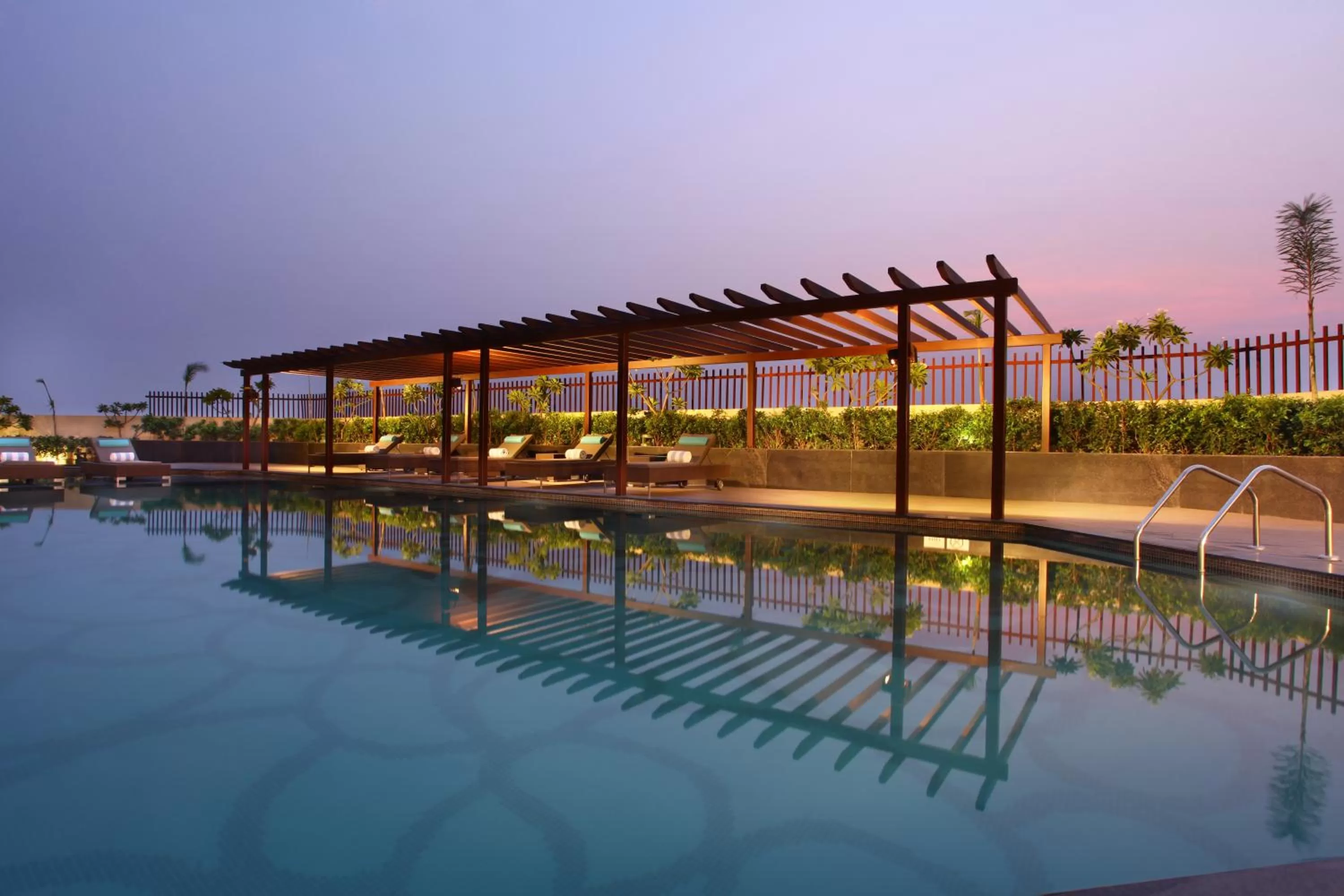 Swimming pool in Radisson Blu Jammu