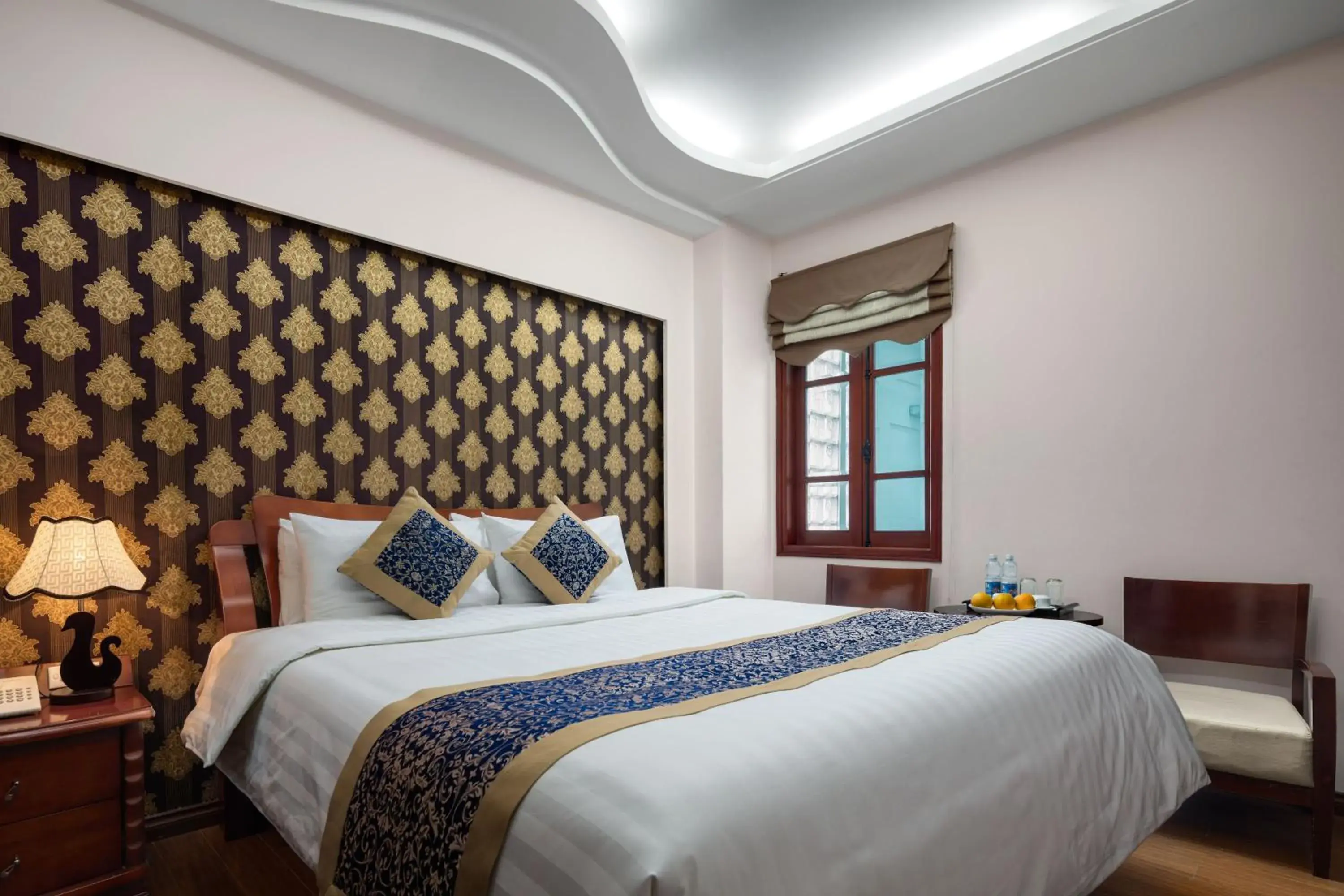 Superior Room - single occupancy in Lakeside Palace Hotel Superior Room - single occupancy in Lakeside Palace Hotel