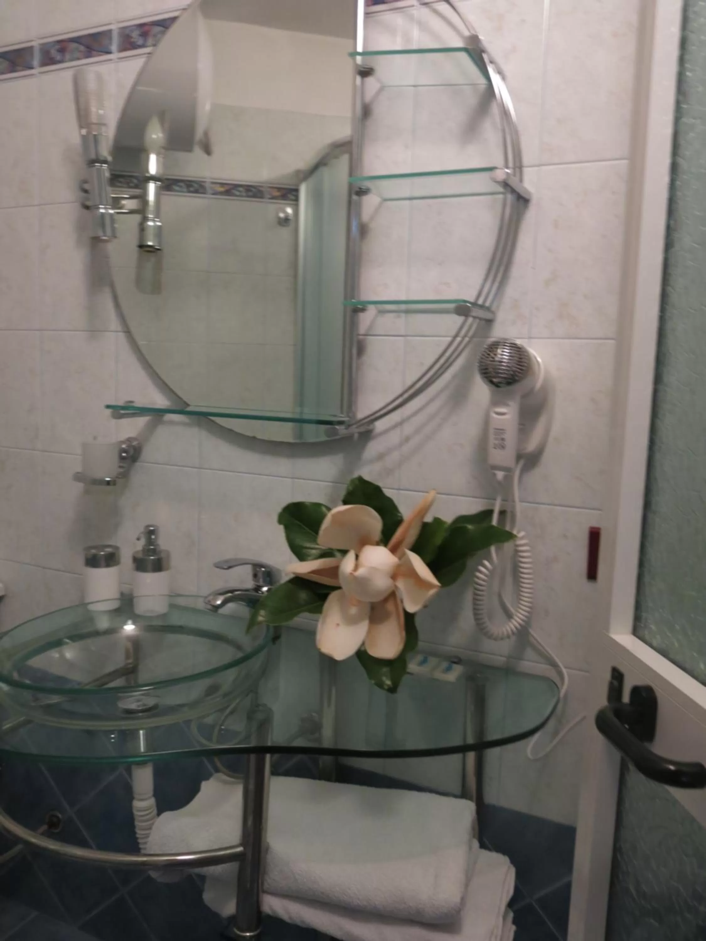 Bathroom in Hotel Lido