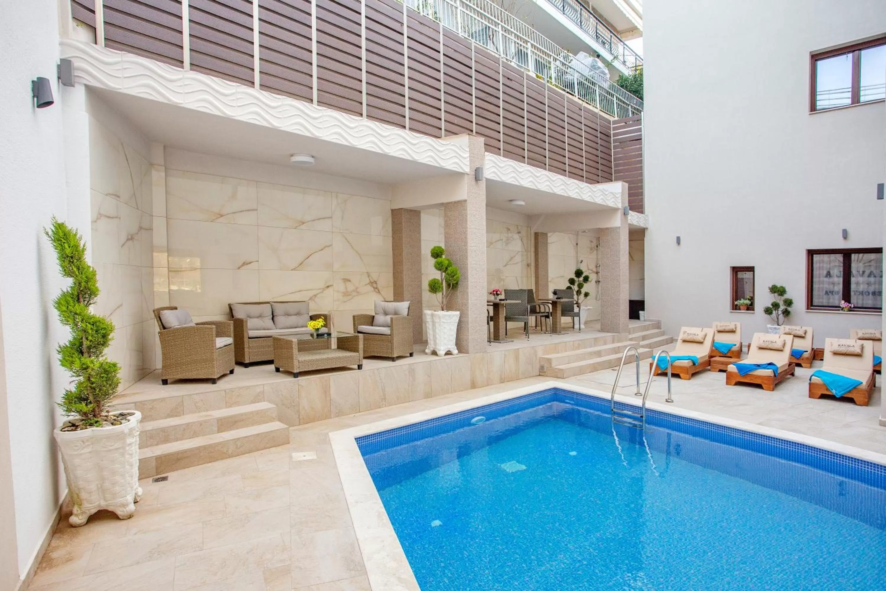 Swimming pool in Kavala Resort & Spa