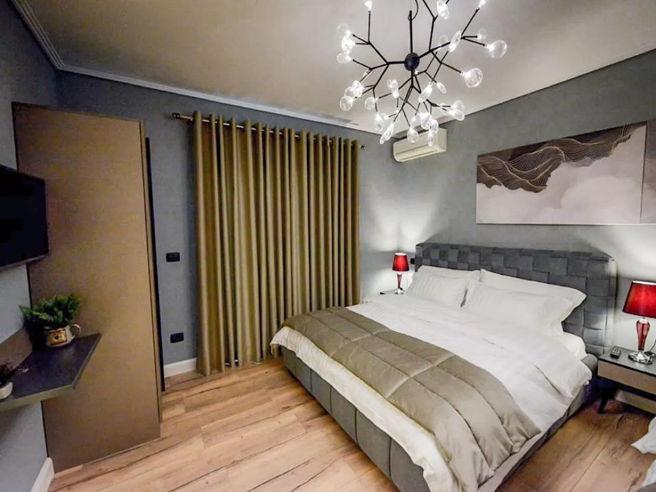 Bed in Hotel Vila Tirana