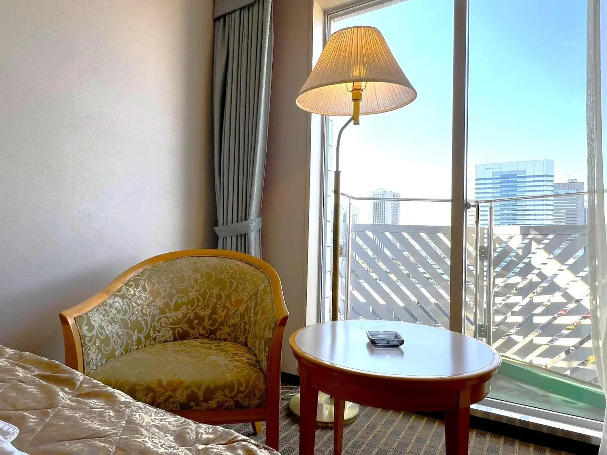 Standard Double Room with Small Double Bed - Smoking in Hotel Springs Makuhari Standard Double Room with Small Double Bed - Smoking in Hotel Springs Makuhari