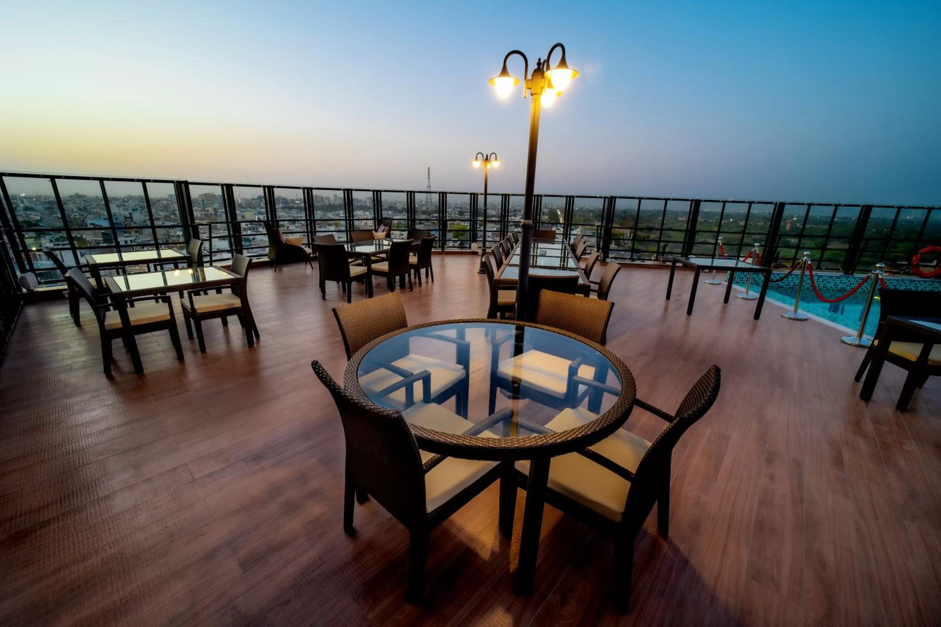 Restaurant/places to eat in Sarovar Portico Jaipur