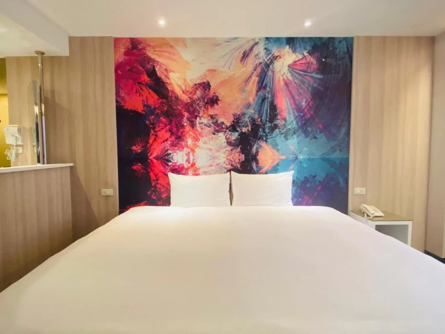 Bed in Artinn藝築文旅-台北站前館