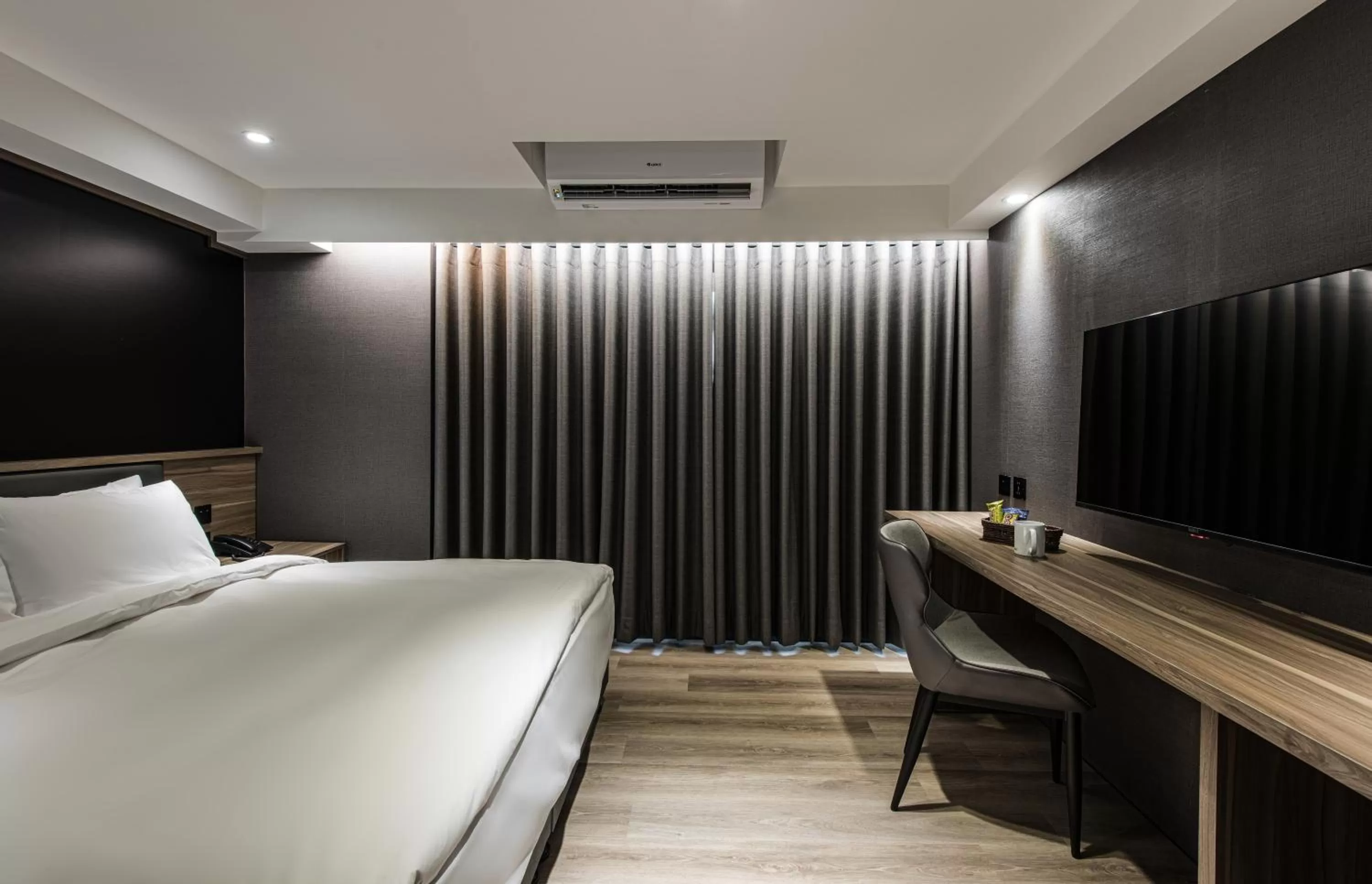 Bed in Autumn Willow Hotel