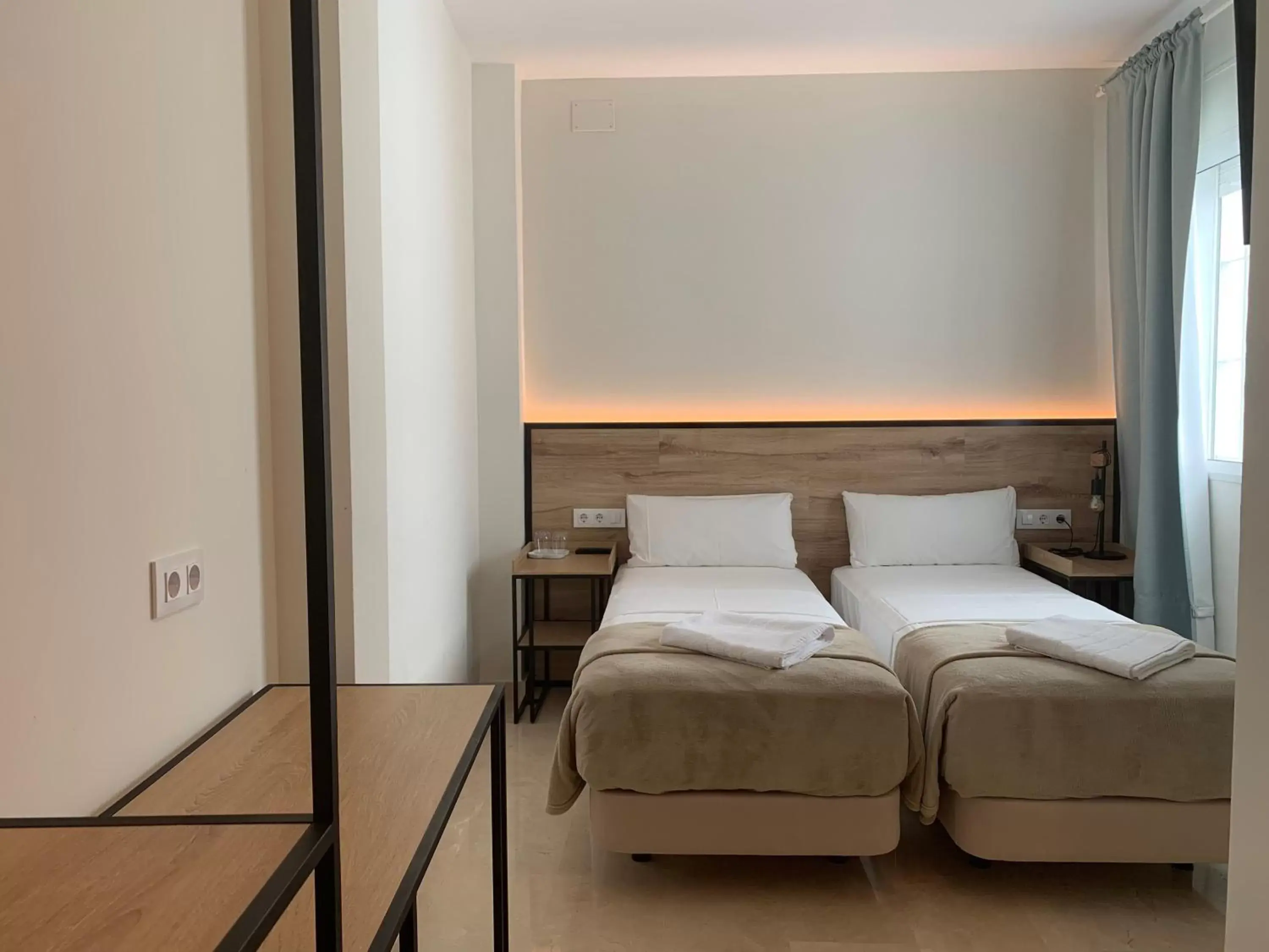 Deluxe Double or Twin Room in Sweet Sevilla Suites Deluxe Double or Twin Room in Sweet Sevilla Suites