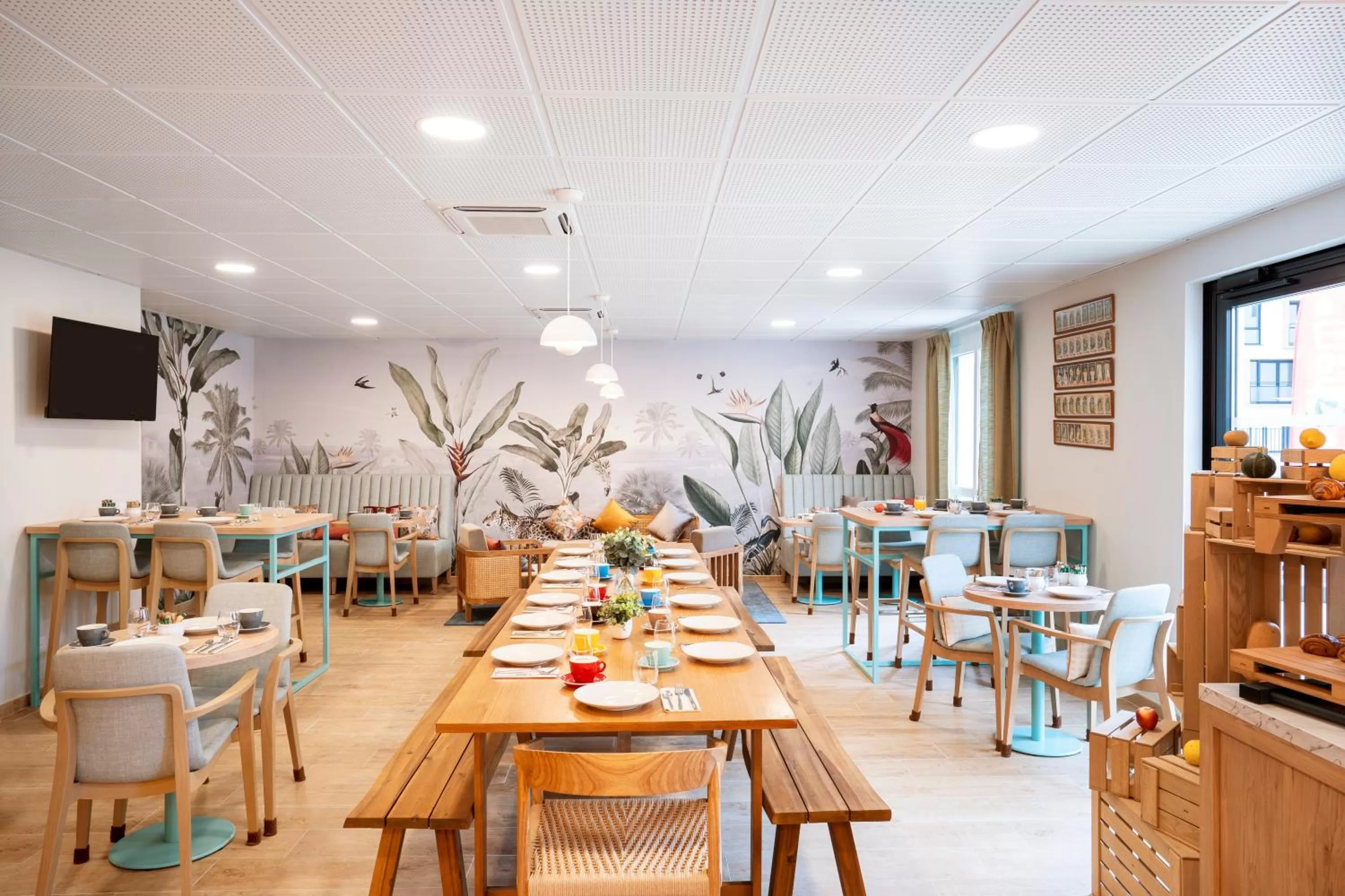 Restaurant/places to eat in Residhome Chartres