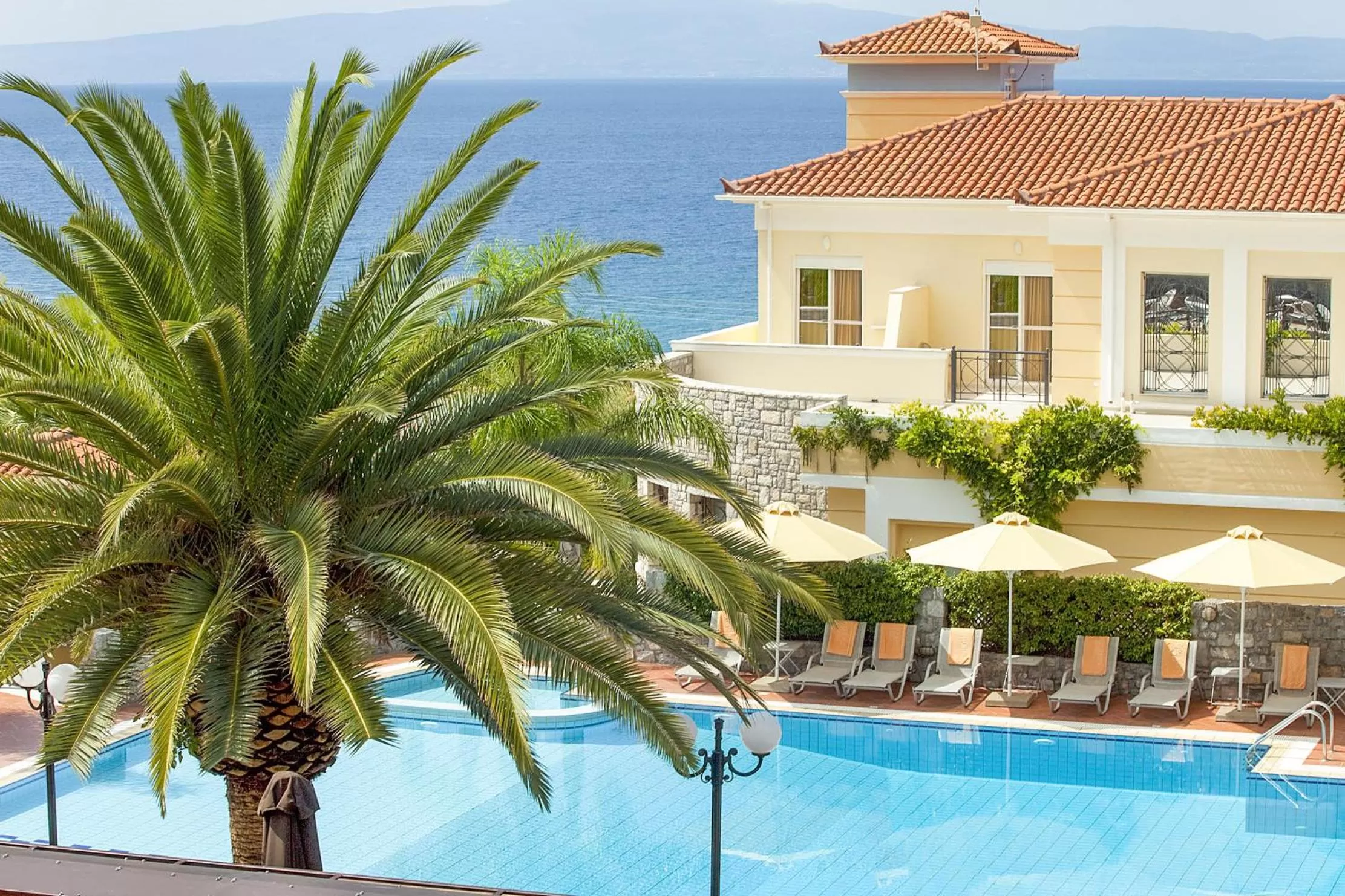 Property building in Akti Taygetos - Conference Resort