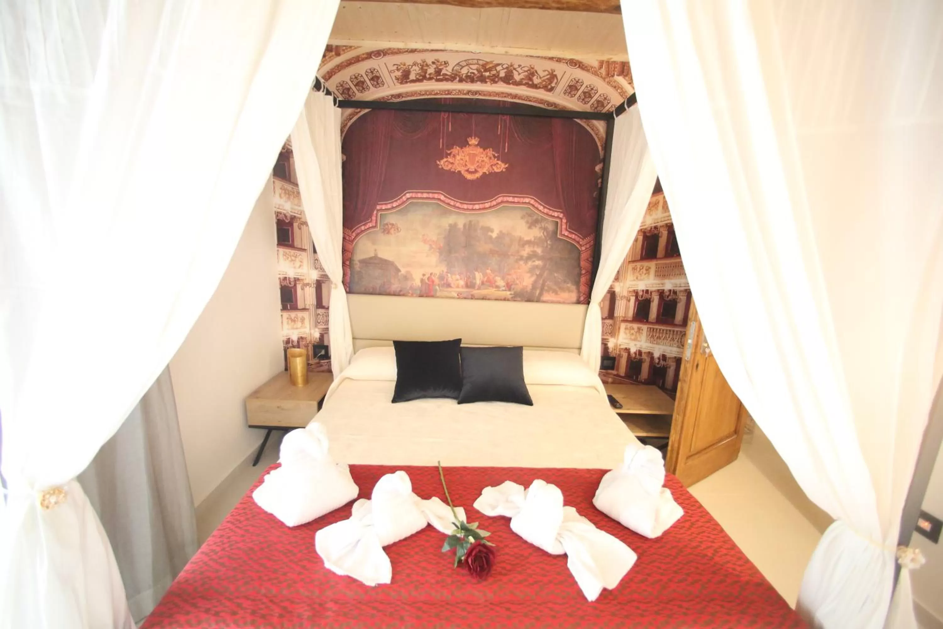 Bed in Relais Piazza Del Plebiscito B&B