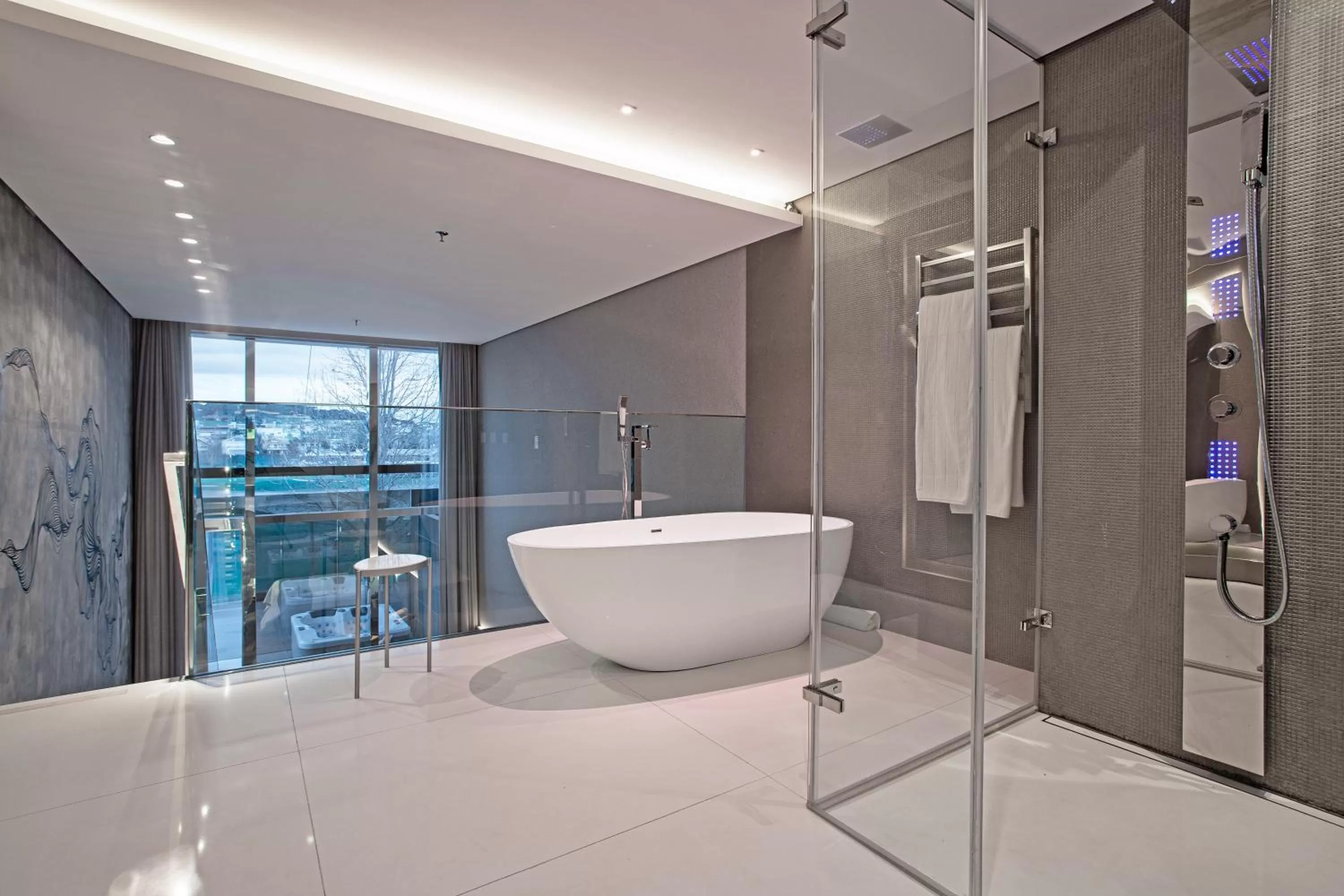 Bathroom in Suryaa Hotel Pinhais, Curio Collection by Hilton