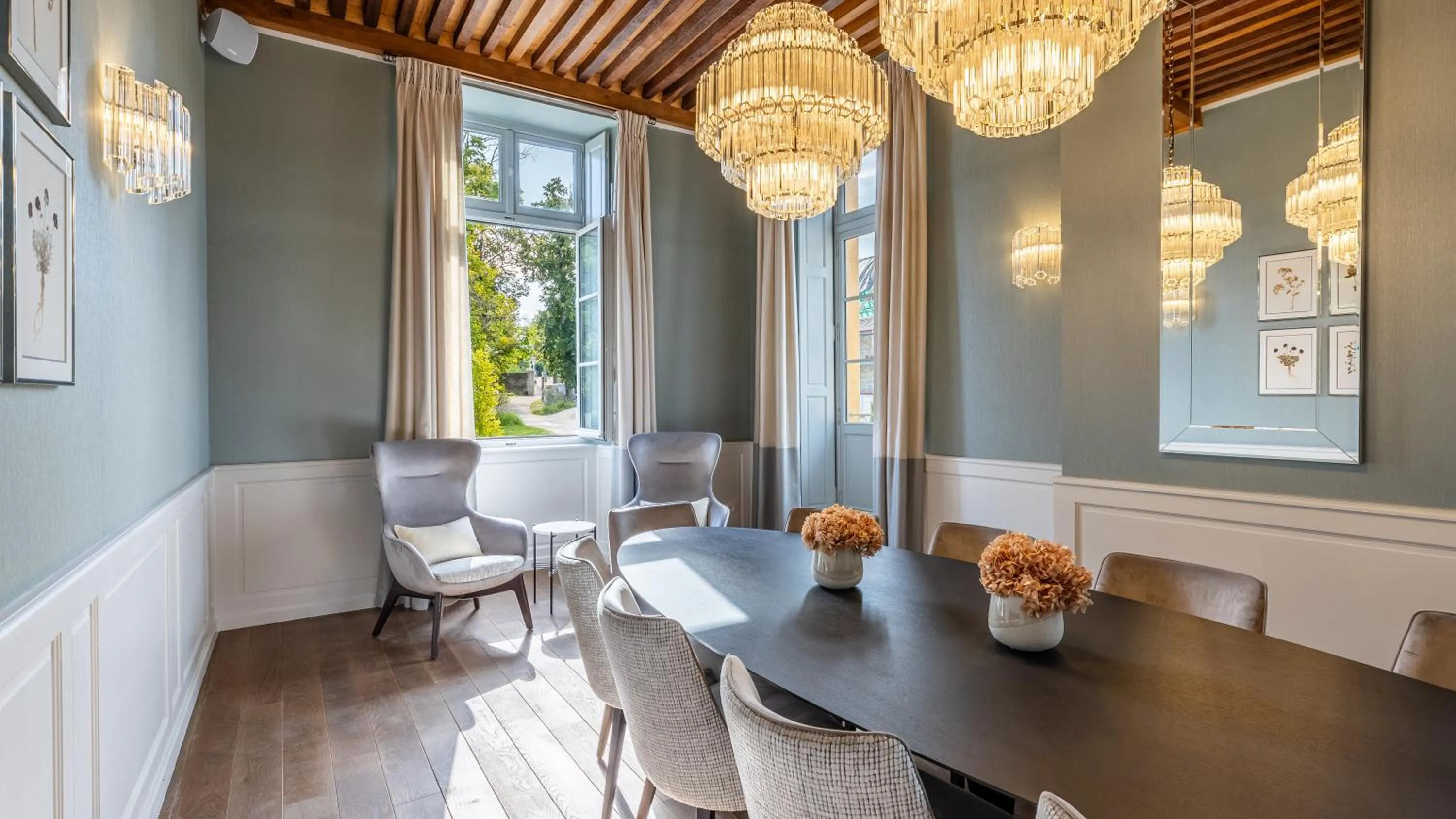 Living room in Domaine de Dolomieu Hotel & Spa - BW Premier Collection