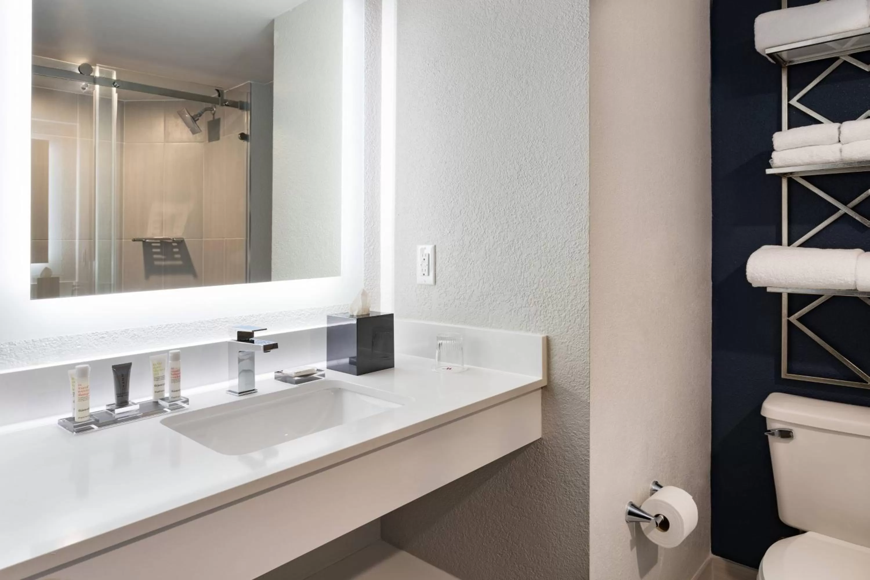 Bathroom in Marriott Hutchinson Island Resort & Beach Villas, Golf & Marina