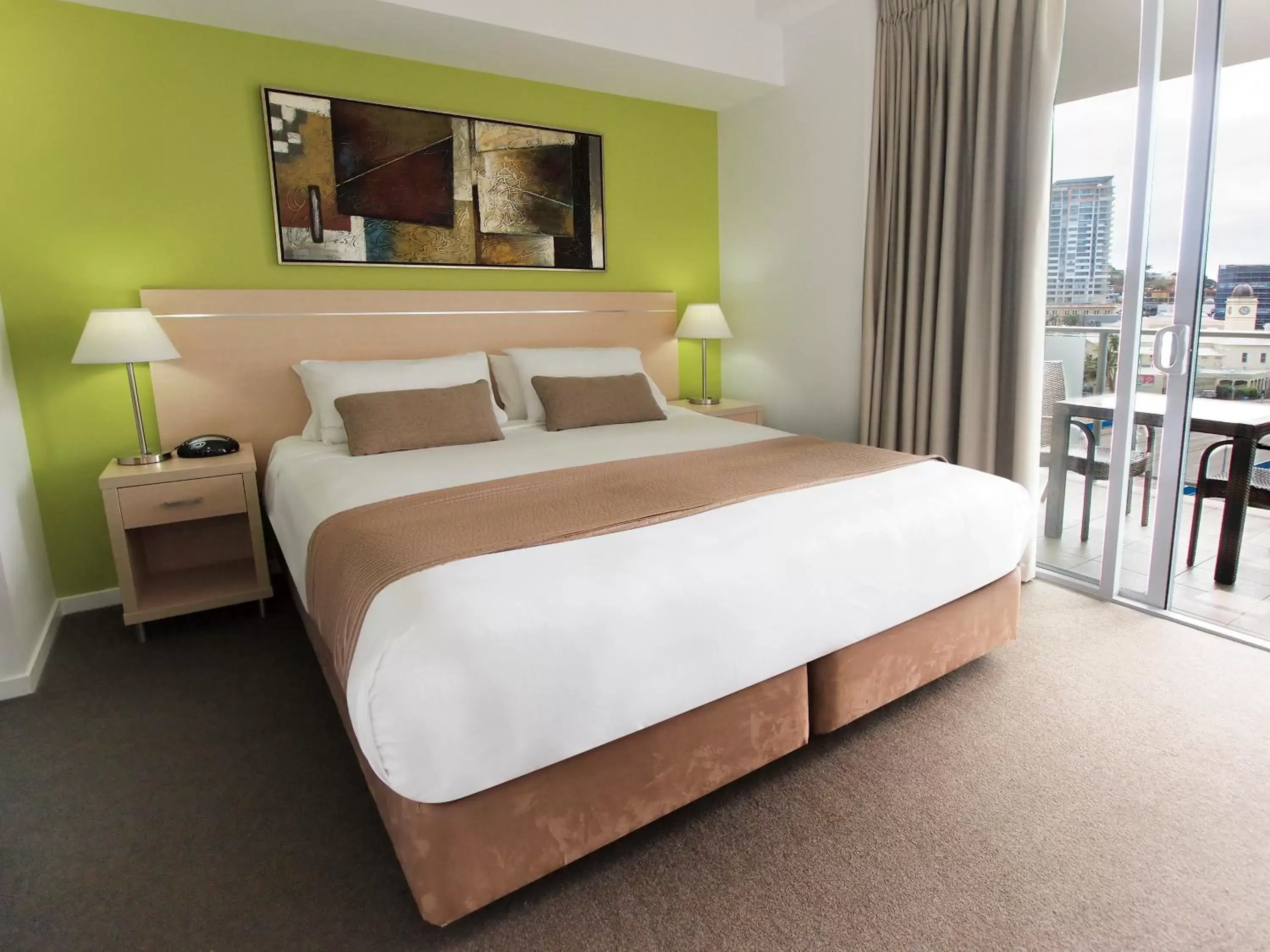 One-Bedroom Apartment in Oaks Townsville Gateway Suites One-Bedroom Apartment in Oaks Townsville Gateway Suites