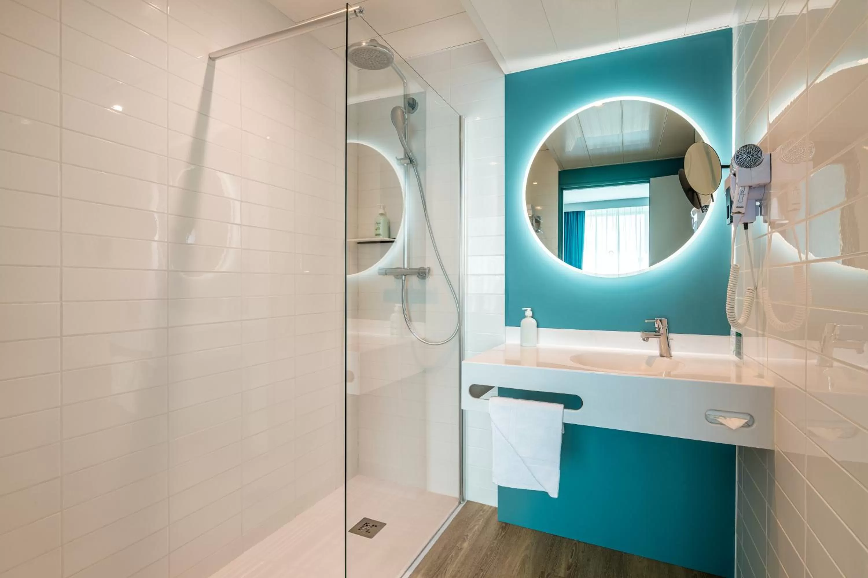 Bathroom in Holiday Inn Reims Centre by IHG