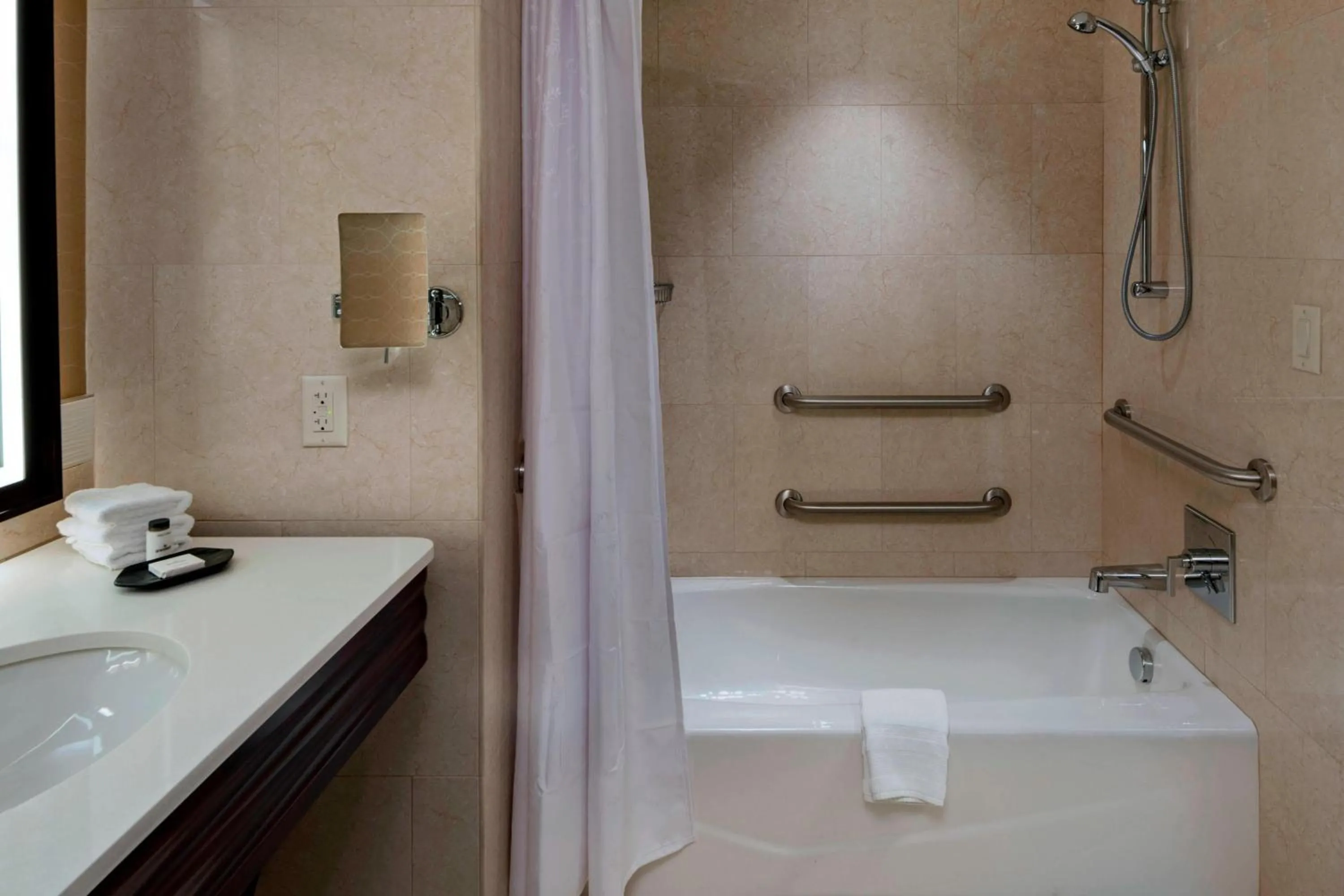 Bathroom in Sheraton Austin Georgetown Hotel & Conference Center