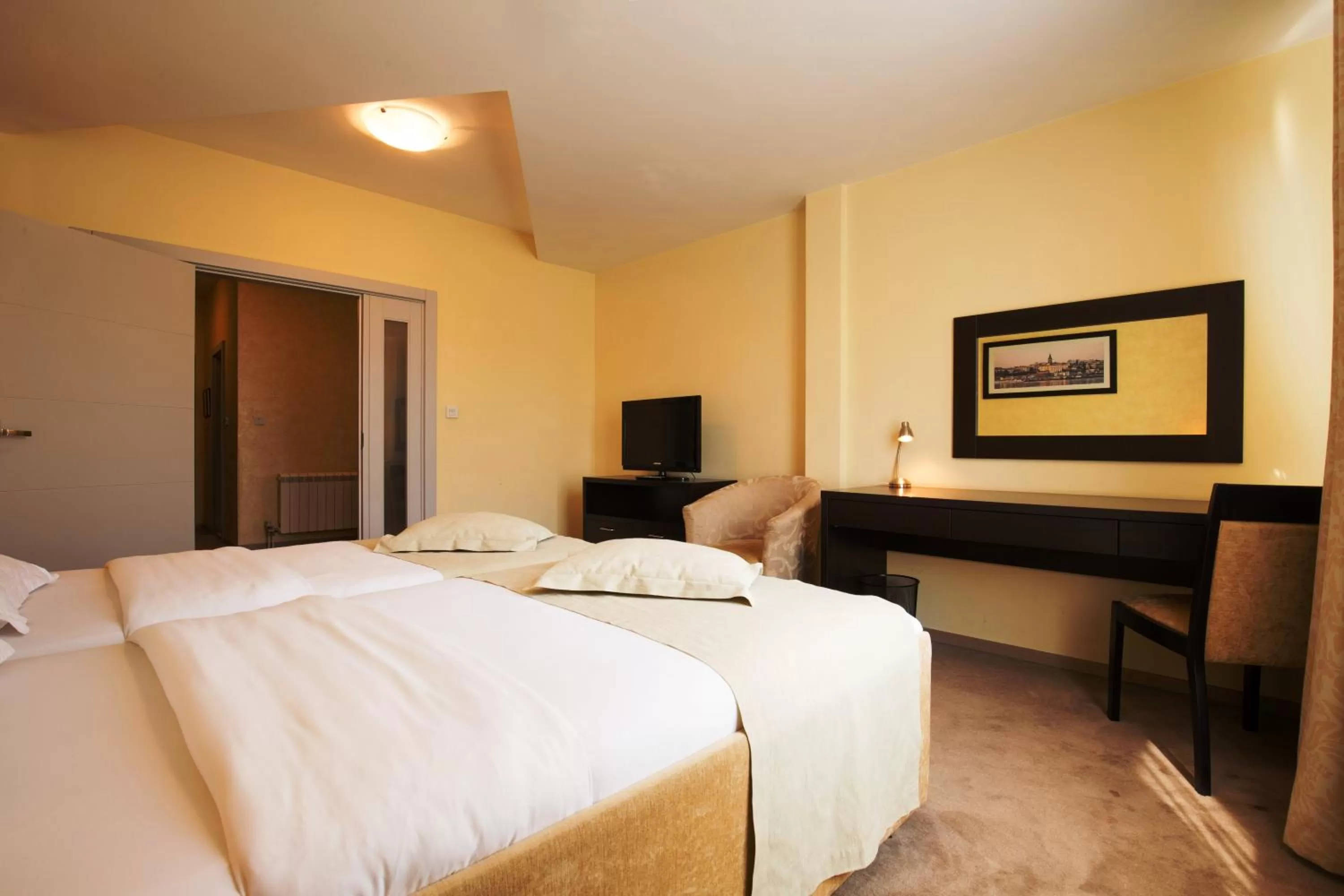 Bedroom, Bed in Garni Hotel Nevski