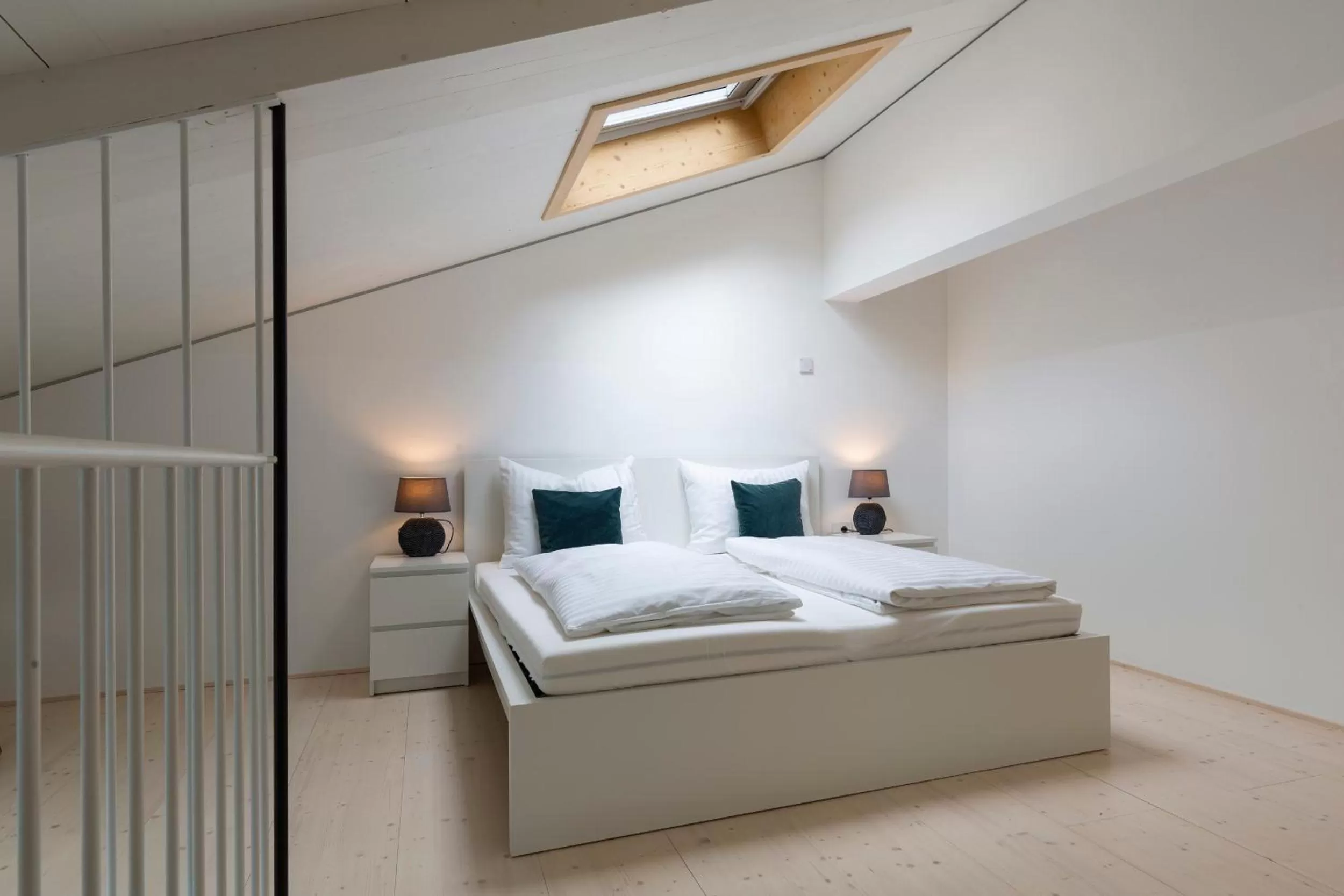 Bedroom, Bed in Pepper Suite