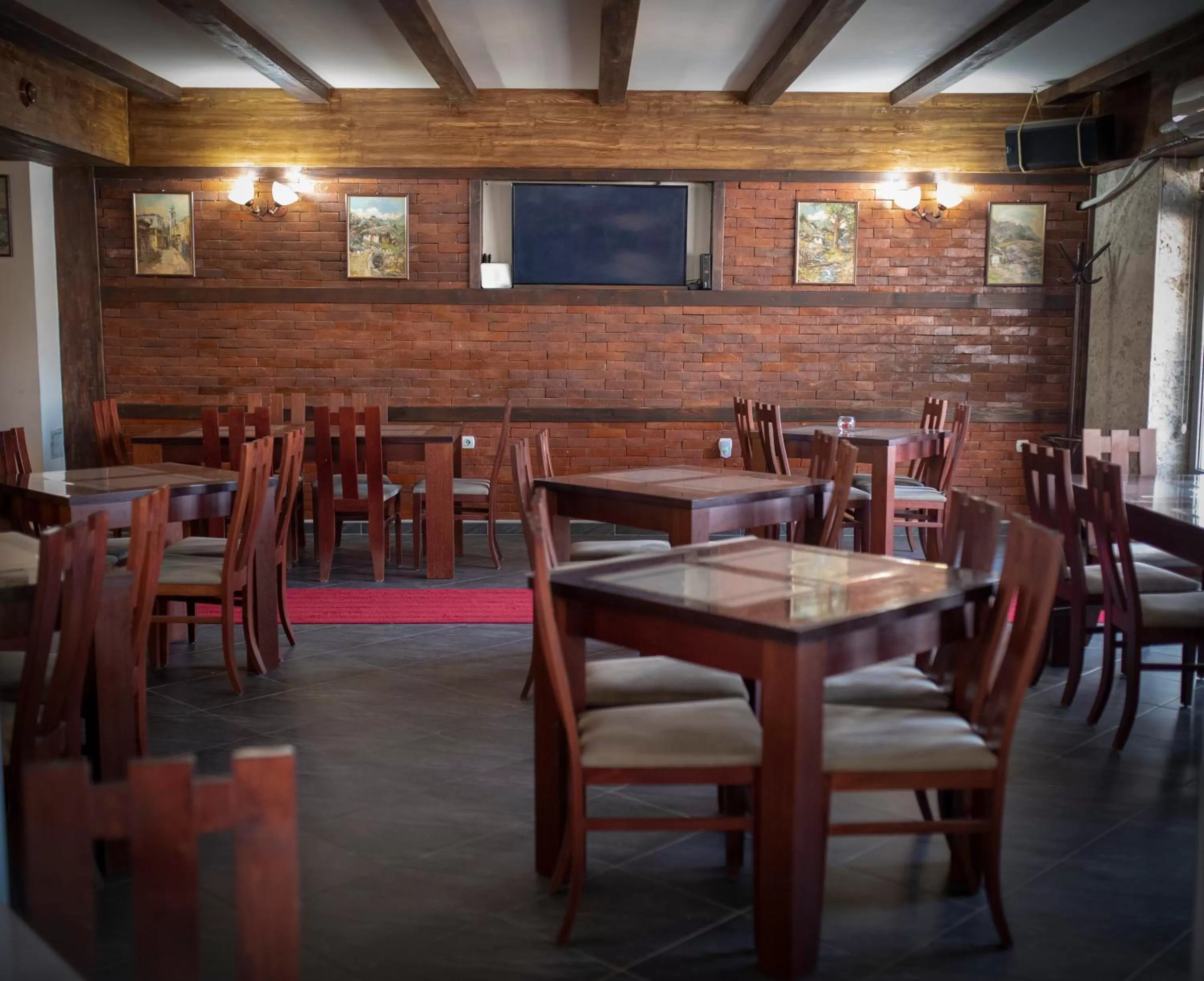 Restaurant/Places to Eat in DIONIS Rooms & Apartments