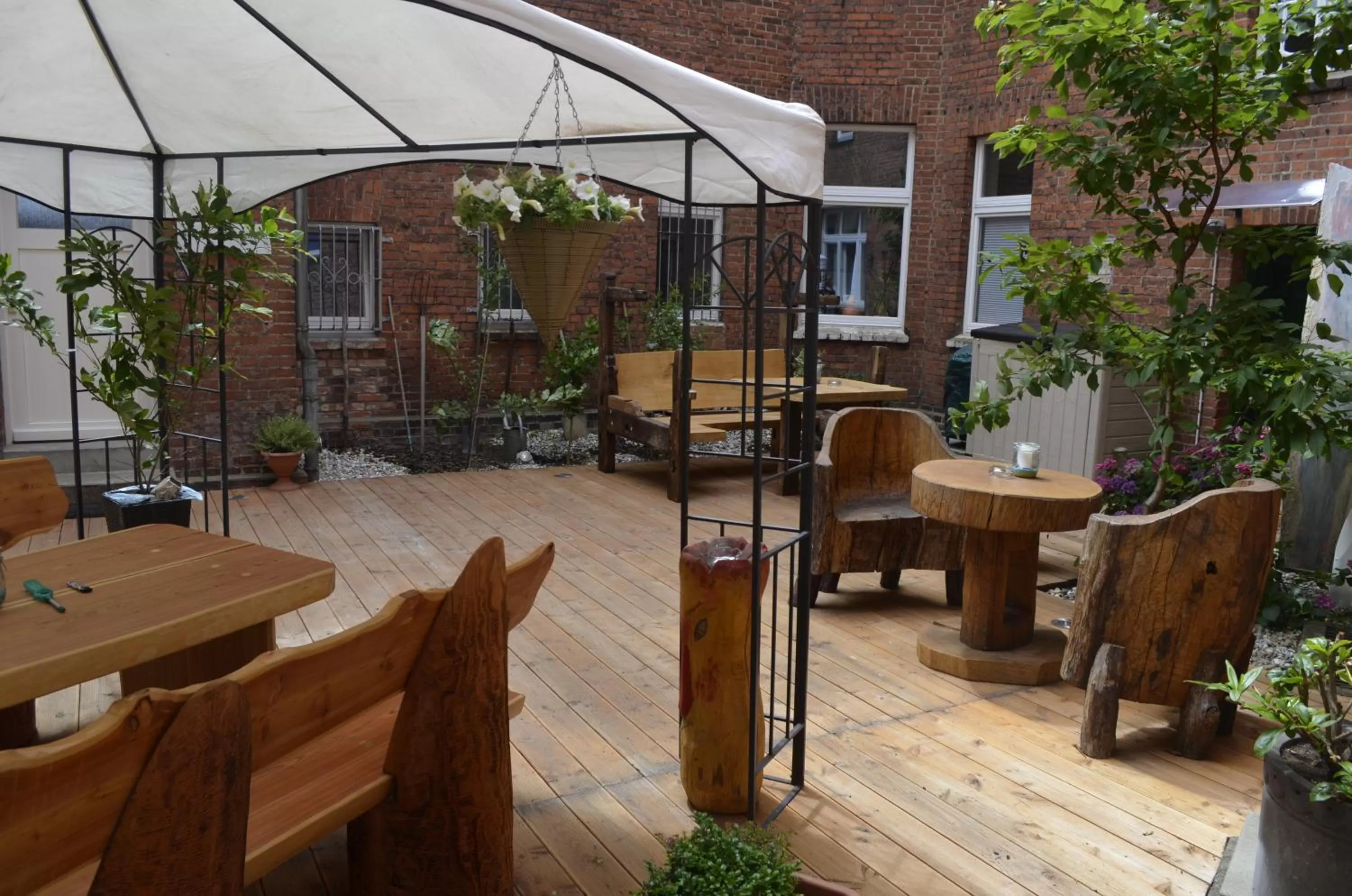 Patio, Lounge/Bar in Apartment-Hotel Schillerplatz