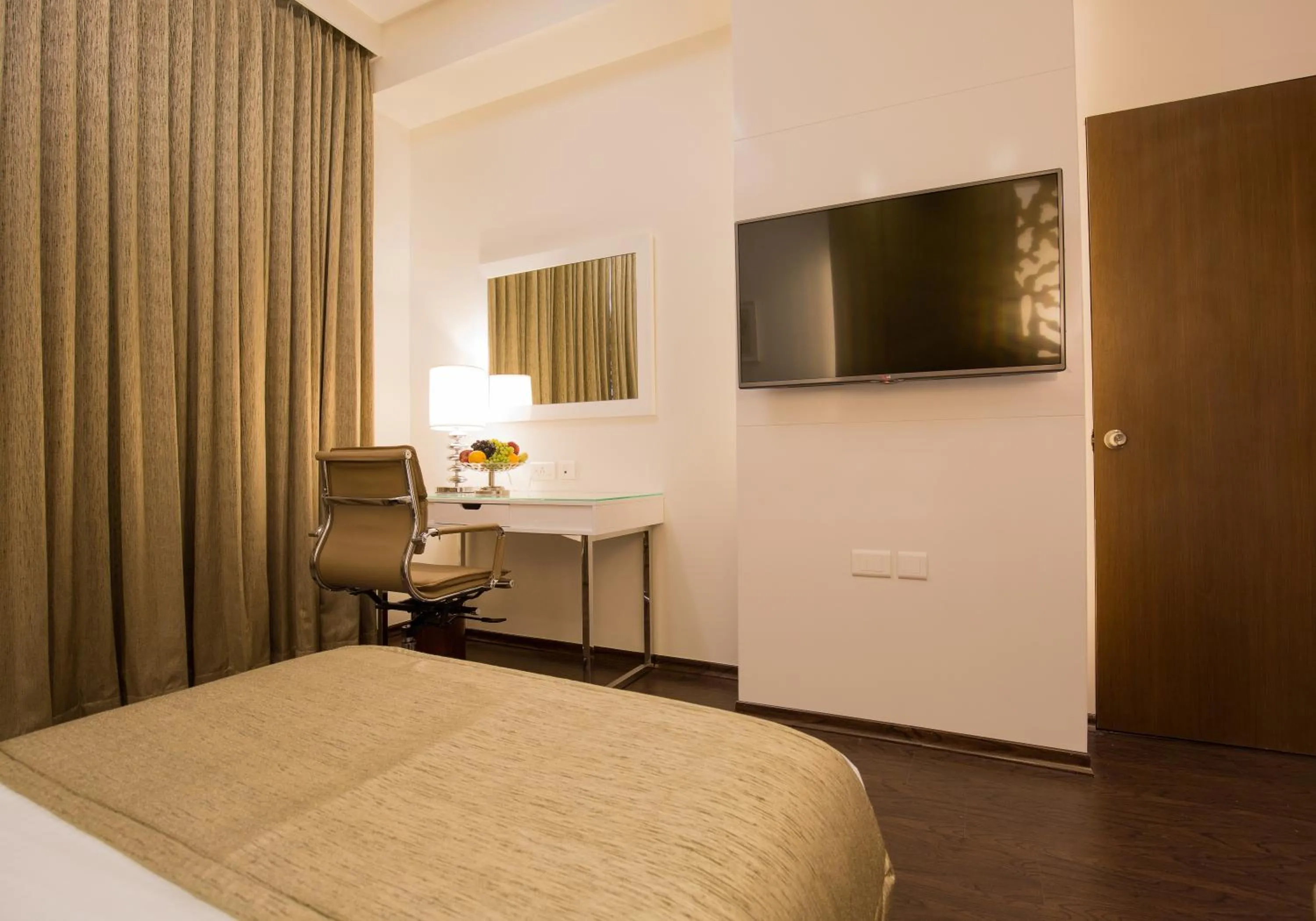 TV and multimedia, Bed in Kiscol Grands Hotel