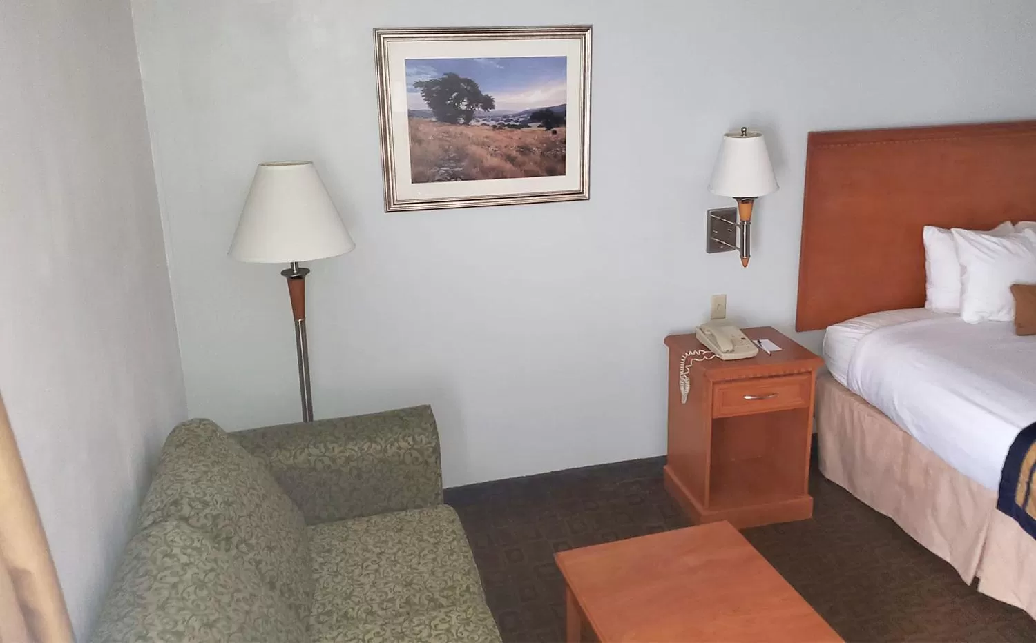 Bed in Coratel Inn & Suites by Jasper New Braunfels IH-35 EXT 189