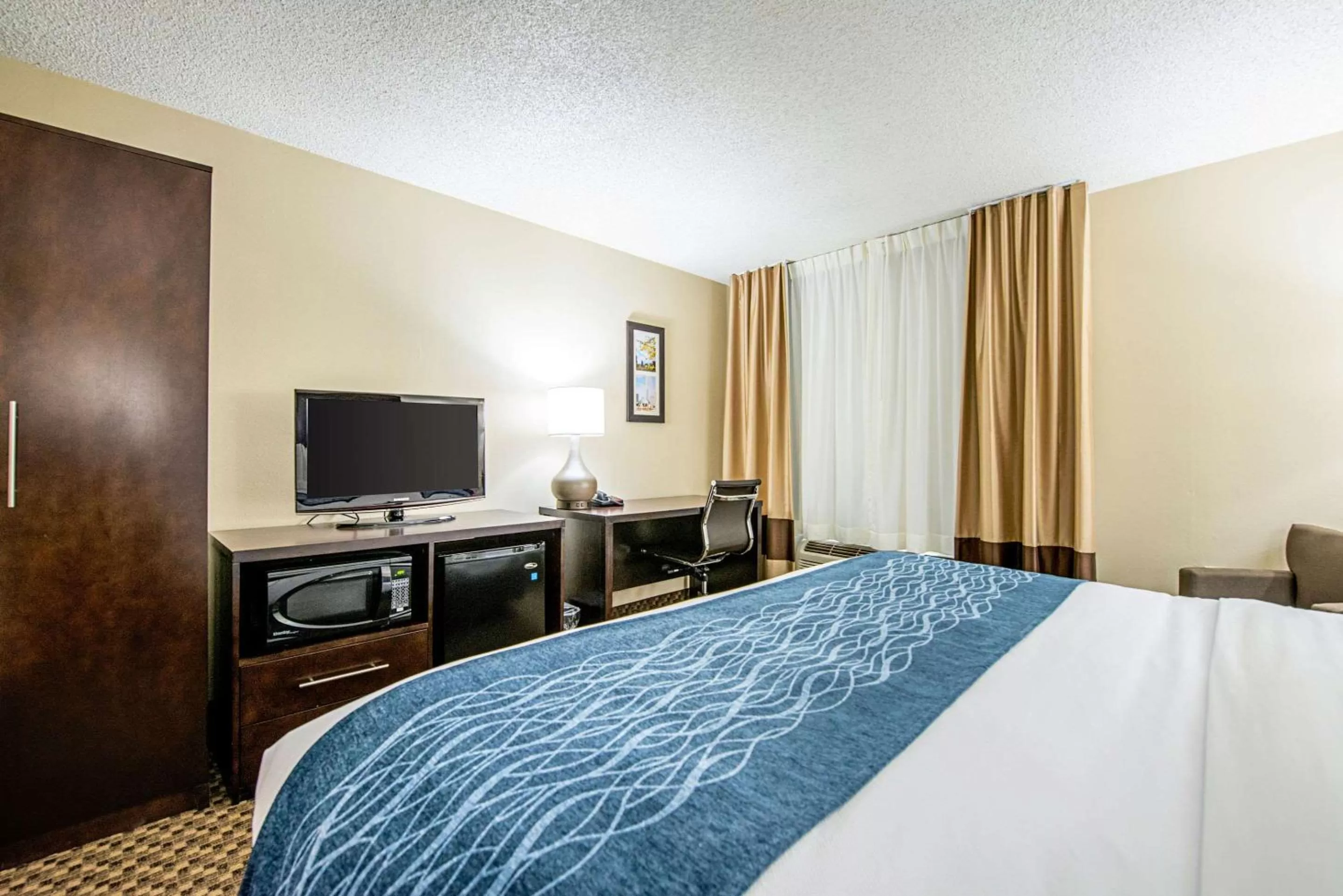 Photo of the whole room in Comfort Inn Matteson - Chicago