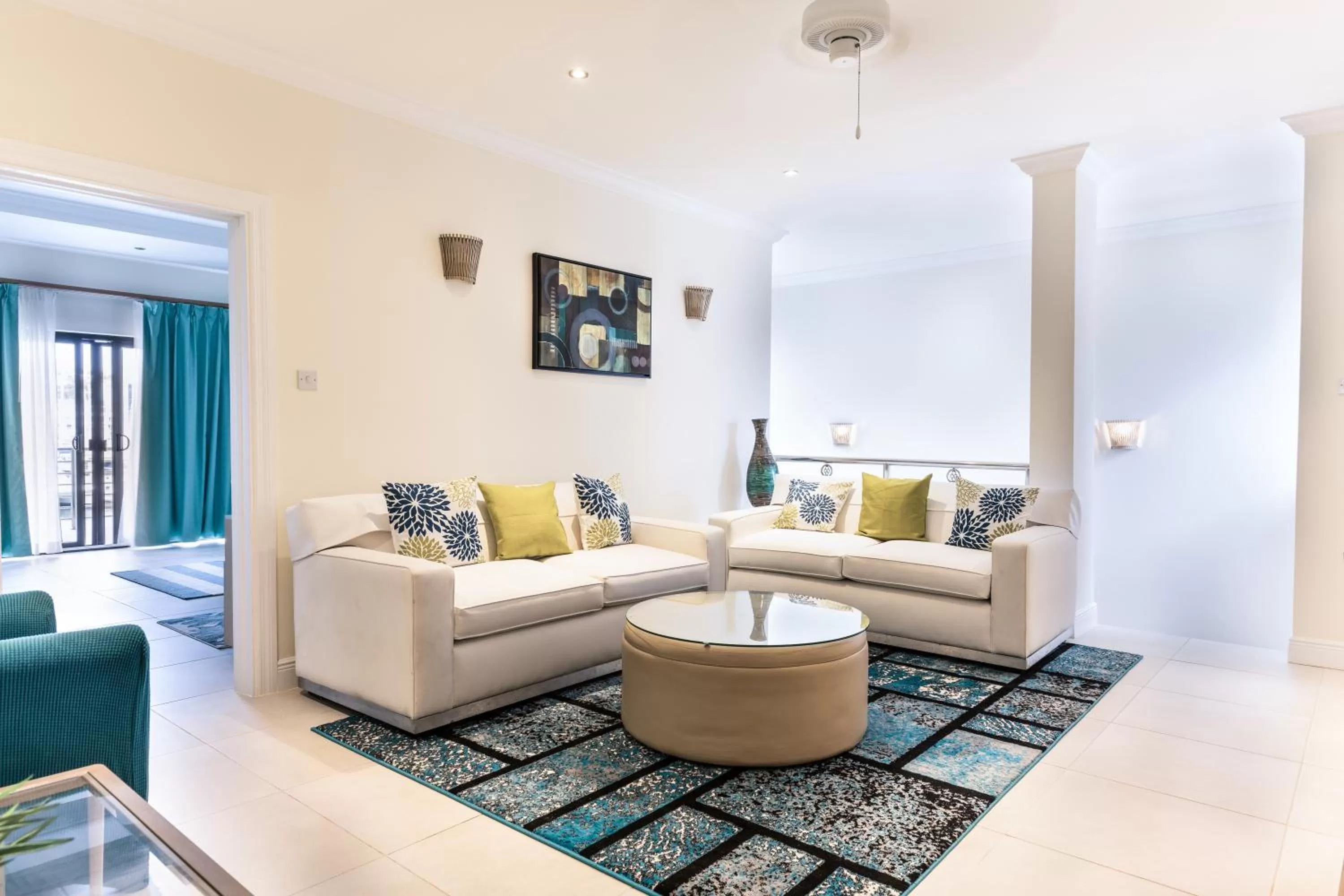 Living room in Bay Gardens Beach Resort & Spa