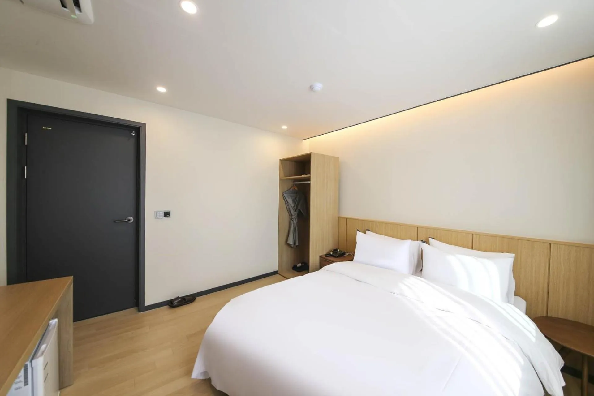 Bed in Benikea hotel