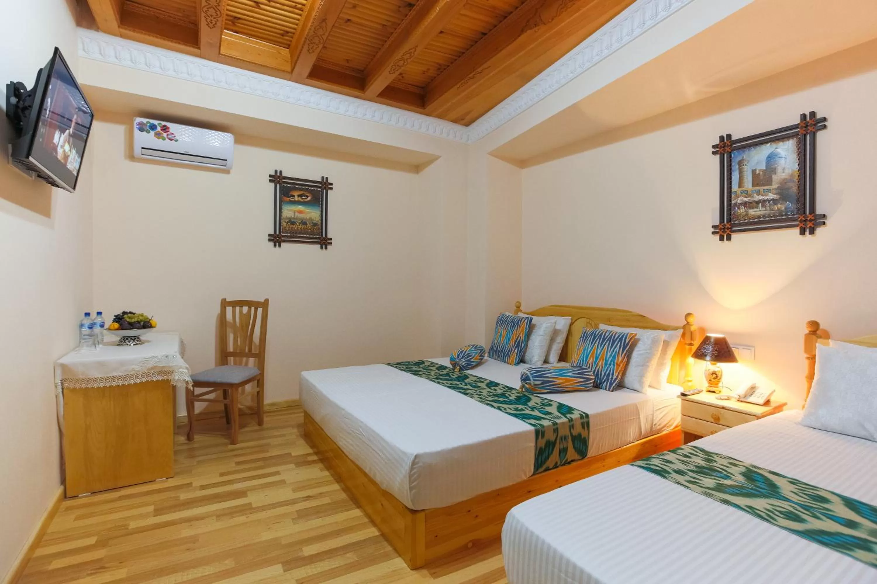 Bed in Hotel SHOHRUD