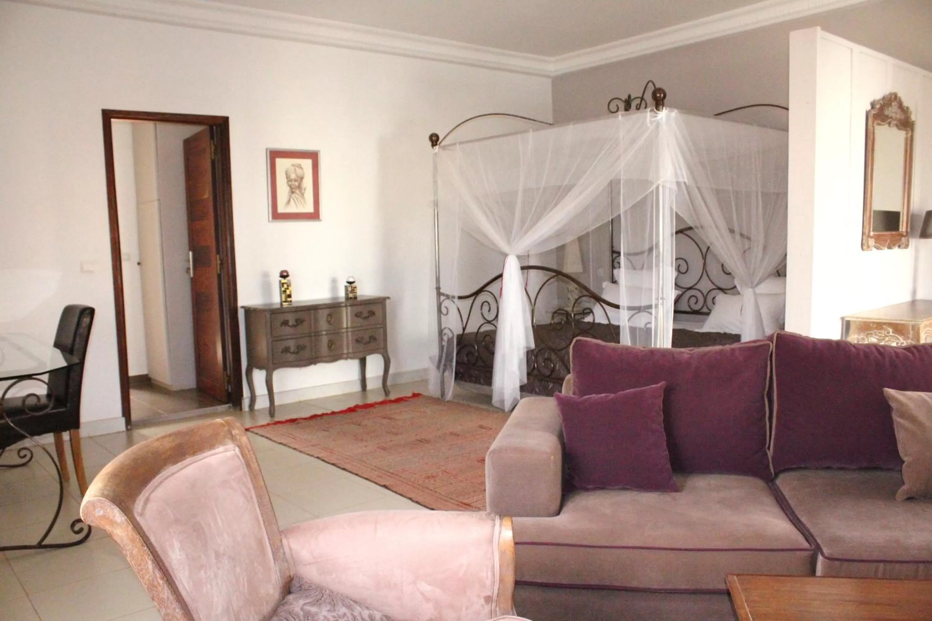 Photo of the whole room, Seating Area in La Résidence