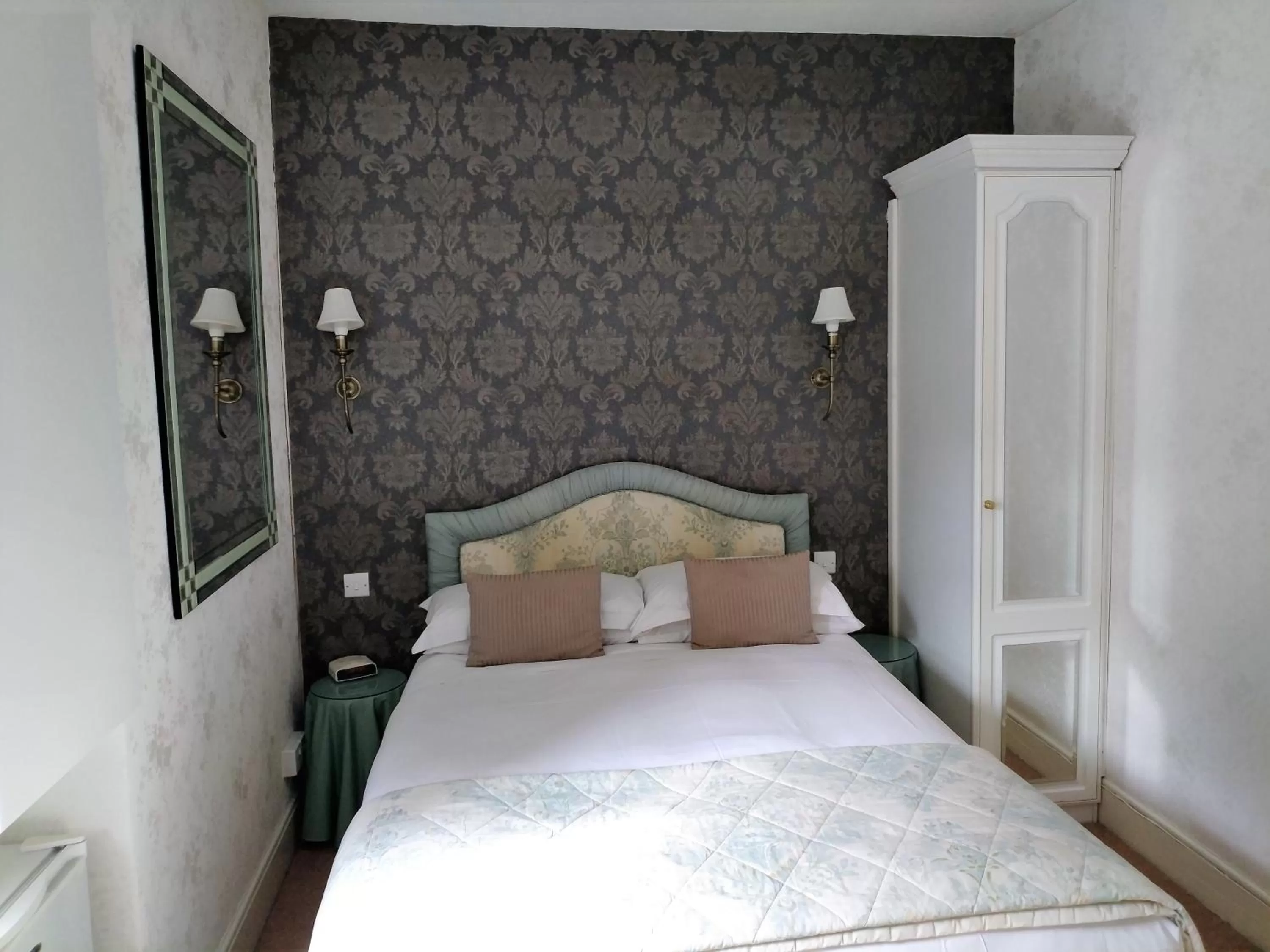 Bedroom, Bed in Bay Tree House Southport, United Kingdom