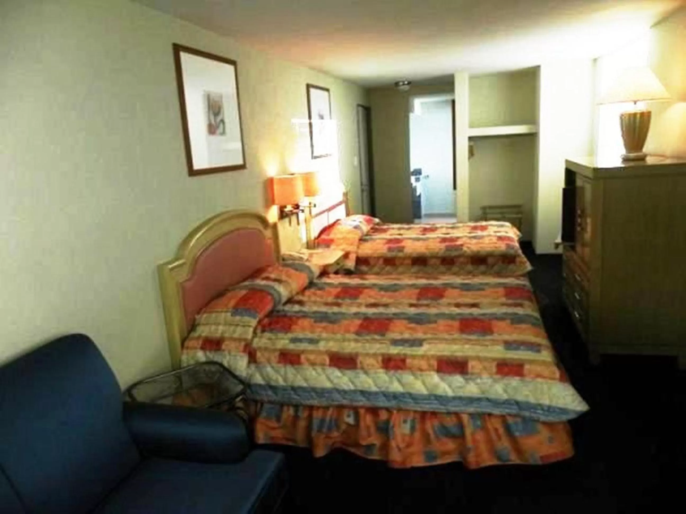 Photo of the whole room, Bed in Hotel San Francisco Irapuato Business Class