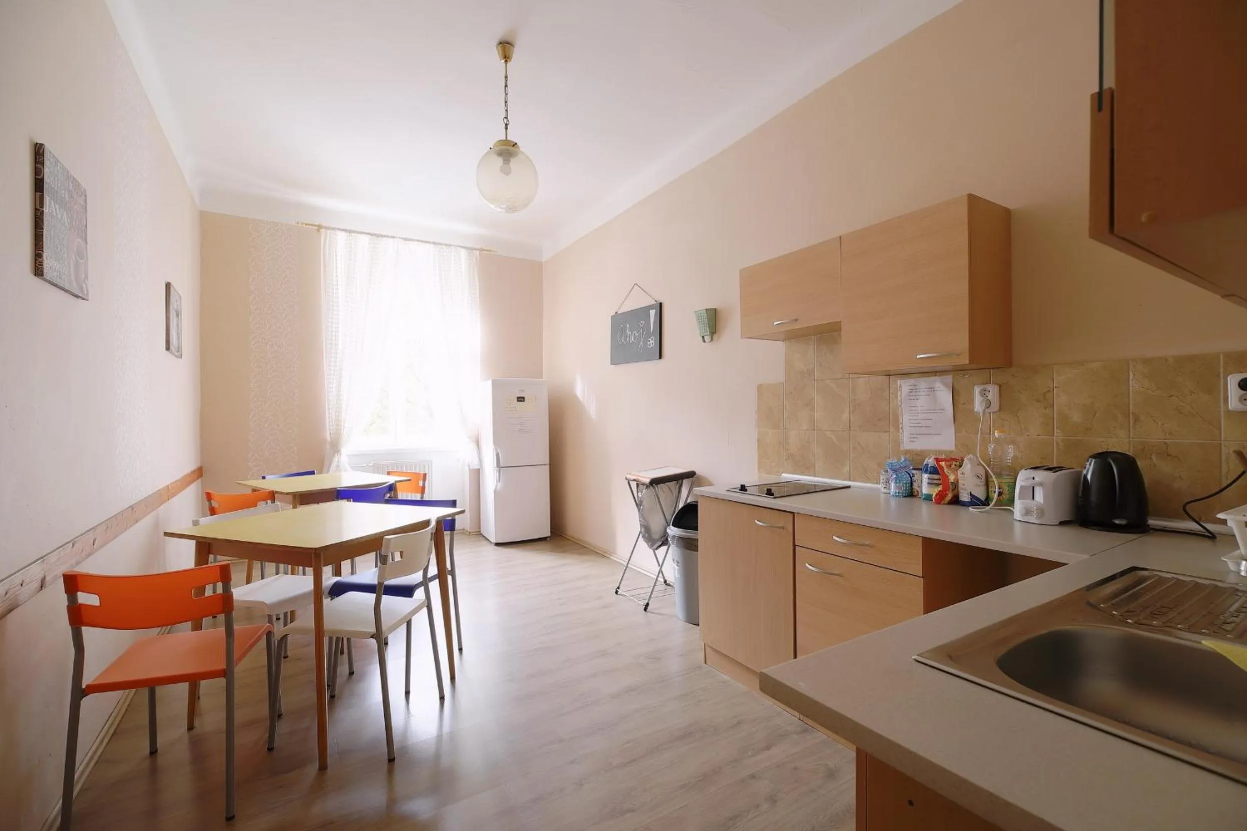 Communal kitchen in Hostel Dakura