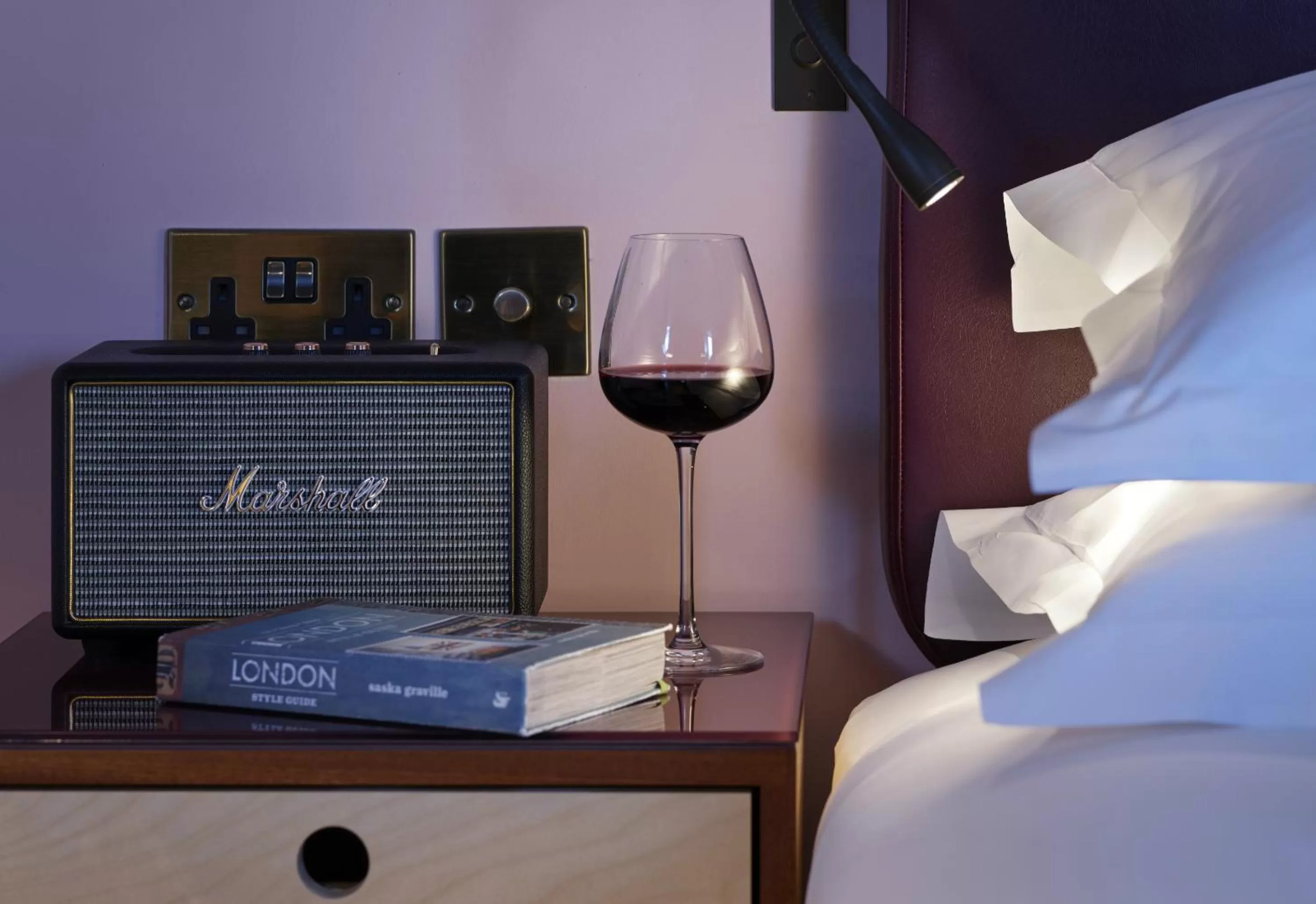 Bed in Marrable's Farringdon Hotel