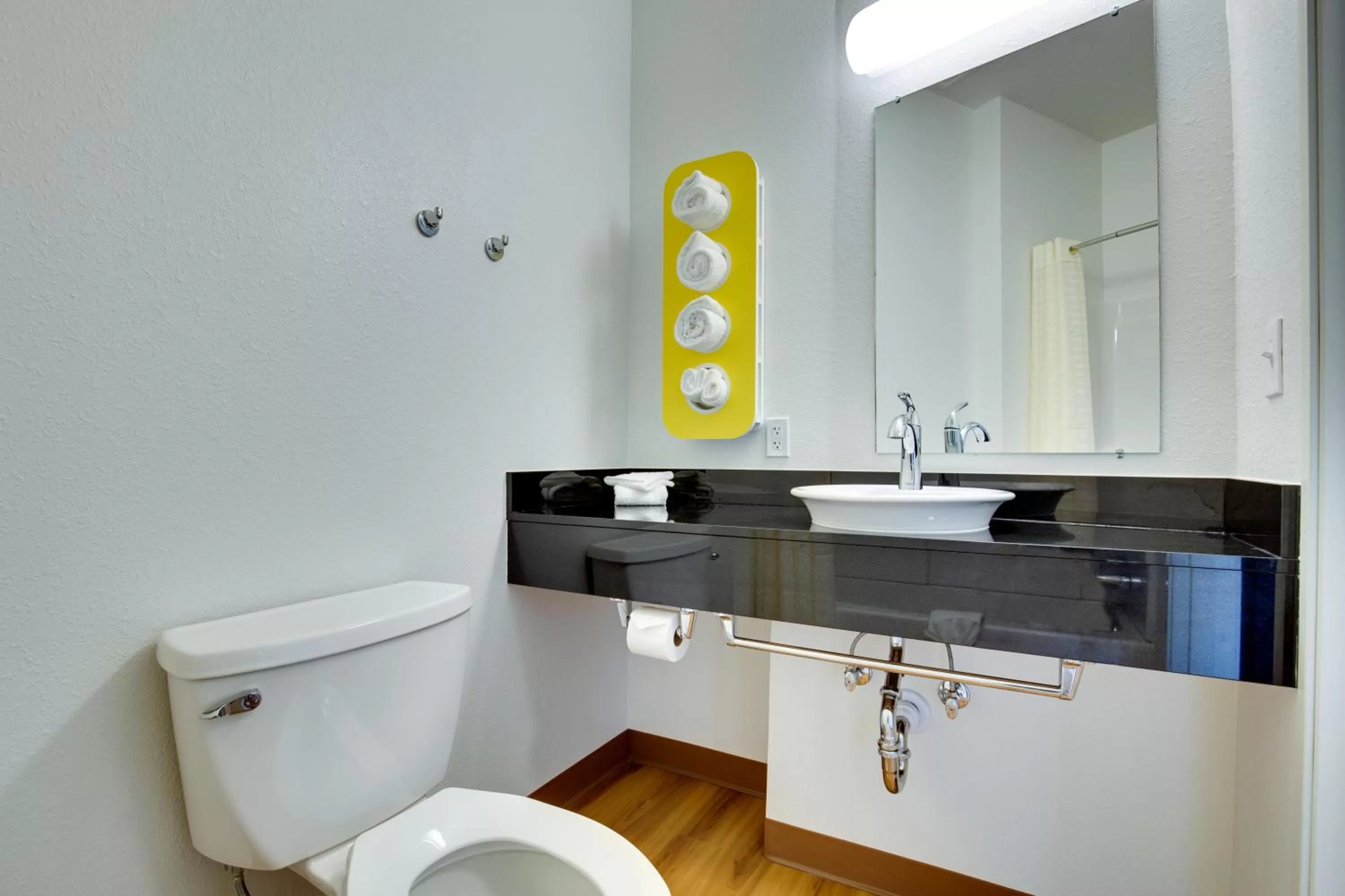 Bathroom in Motel 6 Poplar Bluff, MO