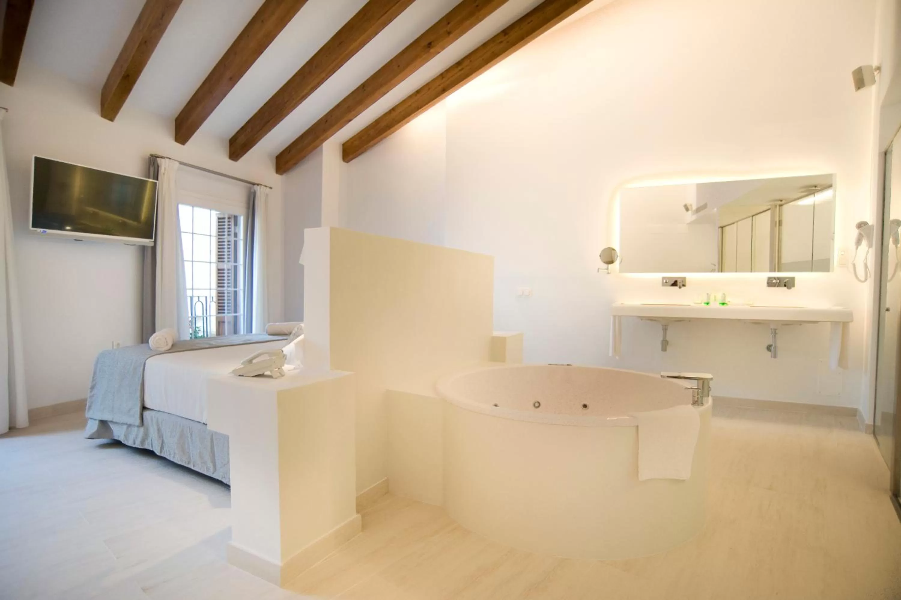 Shower in Sindic Hotel - Adults Only